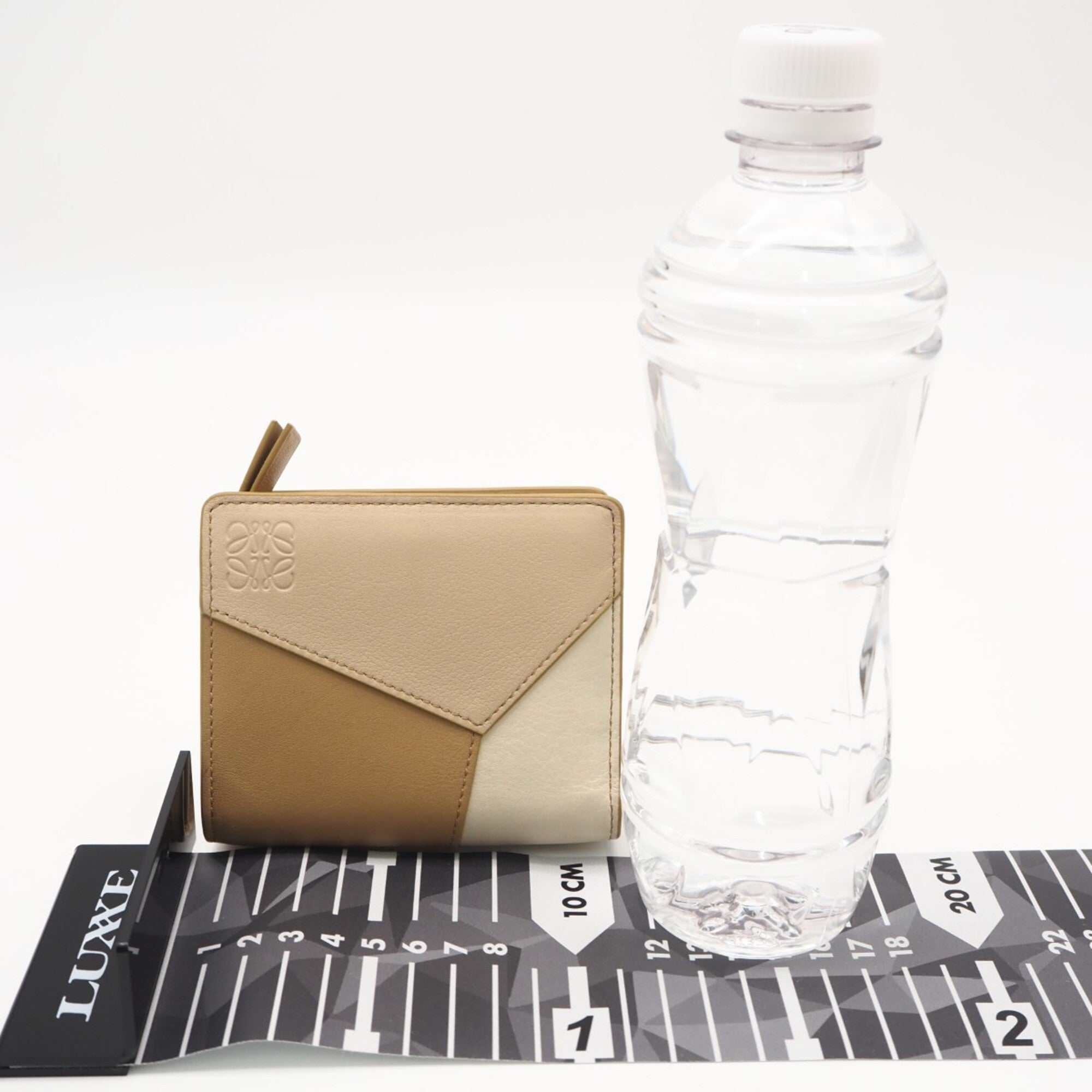 Loewe Beige Leather Wallet (Bi-Fold) (Pre-Owned)
