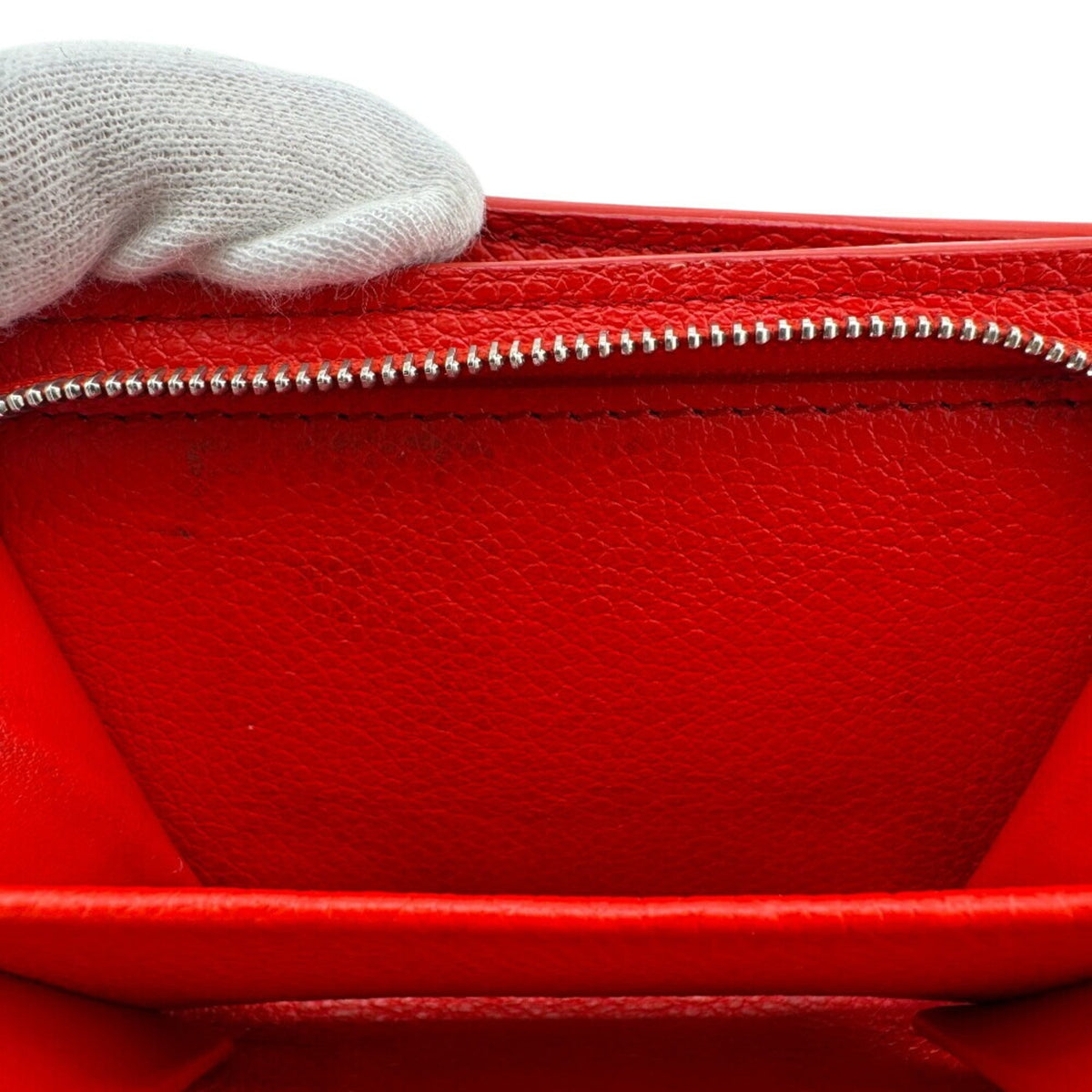 Louis Vuitton Monogram Empreinte Red Color White Leather Wallet (Bi-Fold) (Pre-Owned)