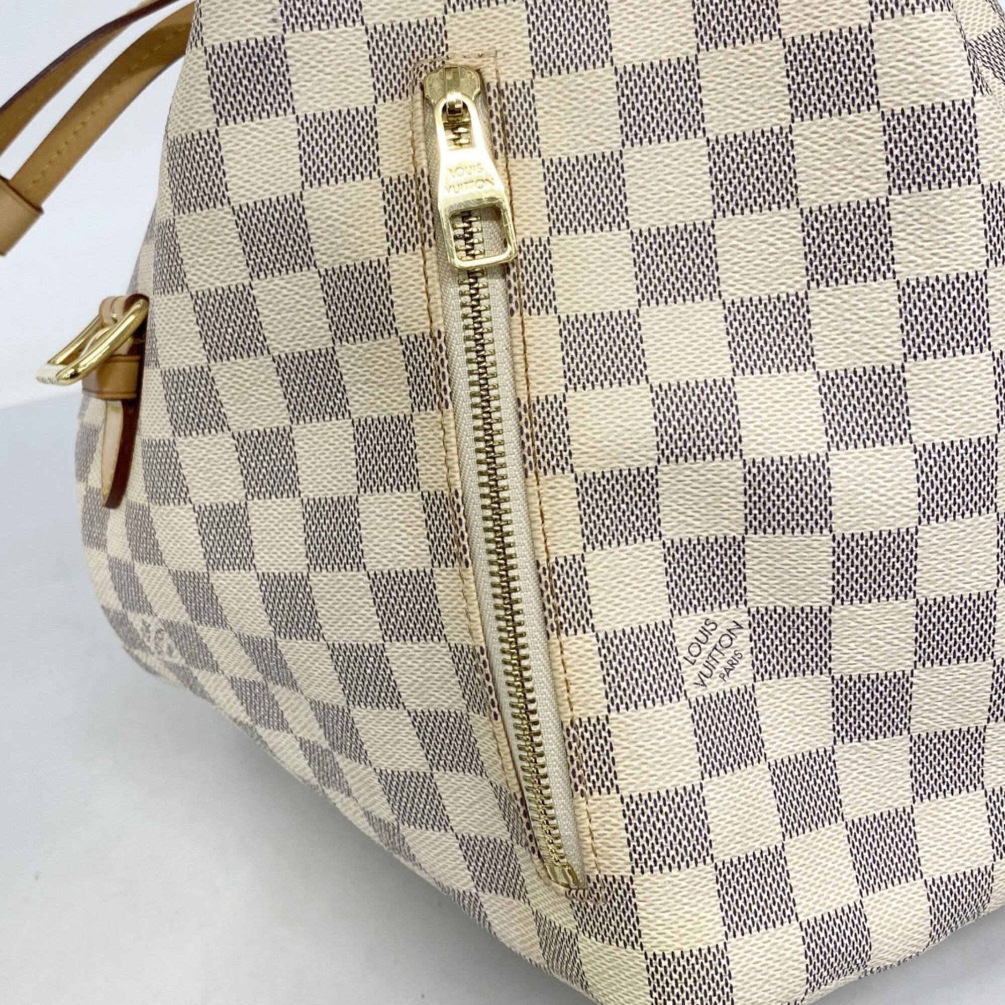 Louis Vuitton White Backpack (Pre-Owned)