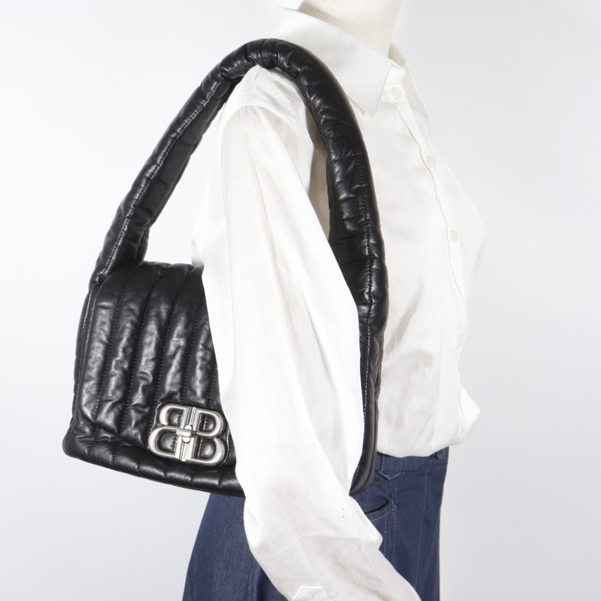 Balenciaga Black Leather Shoulder Bag (Pre-Owned)