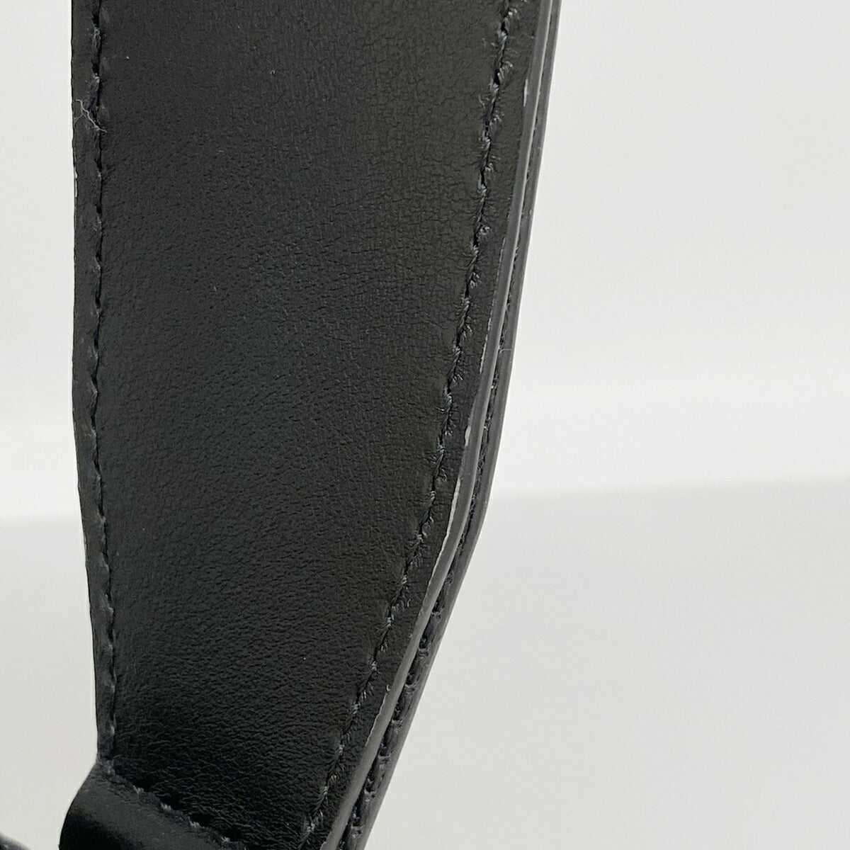 Louis Vuitton Black Shoulder Bag (Pre-Owned)