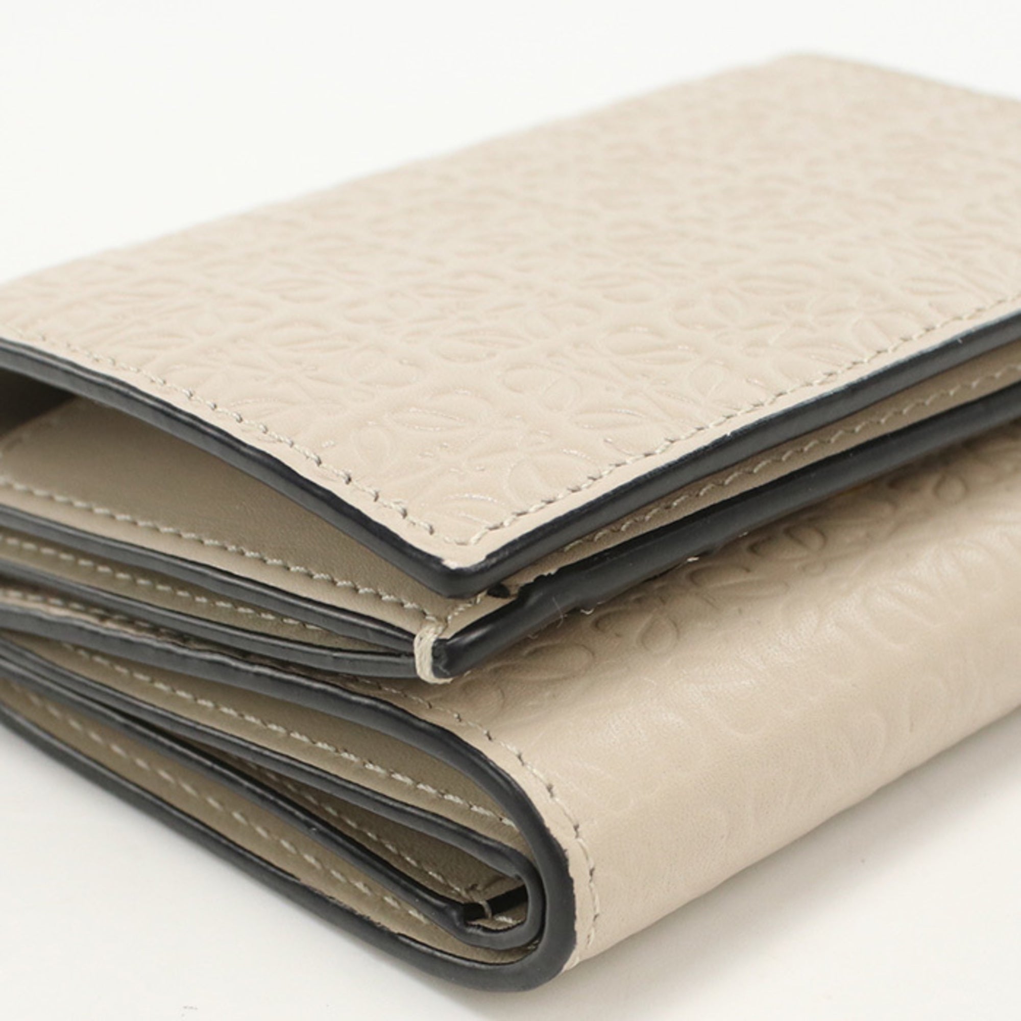 Loewe Beige Leather Wallet (Tri-Fold) (Pre-Owned)