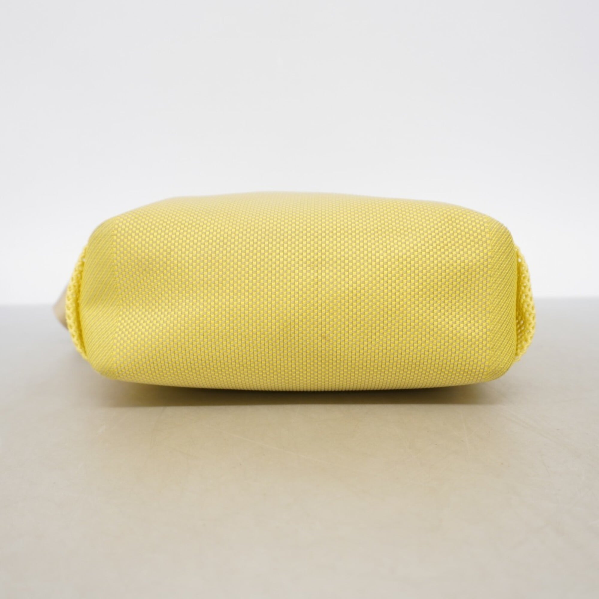 Louis Vuitton Yellow Shoulder Bag (Pre-Owned)