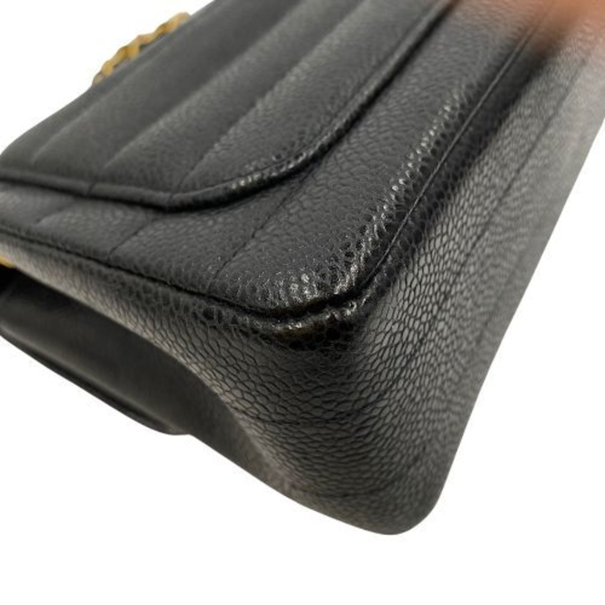 Chanel Black Shoulder Bag (Pre-Owned)