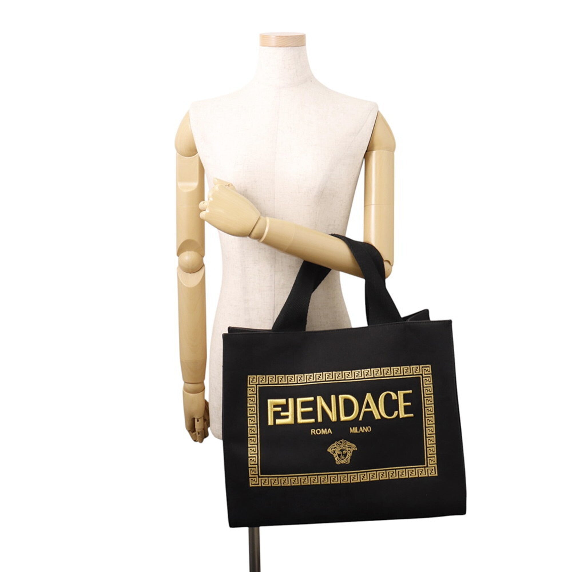 Fendi Black Gold Canvas Handbag Tote Bag (Pre-Owned)