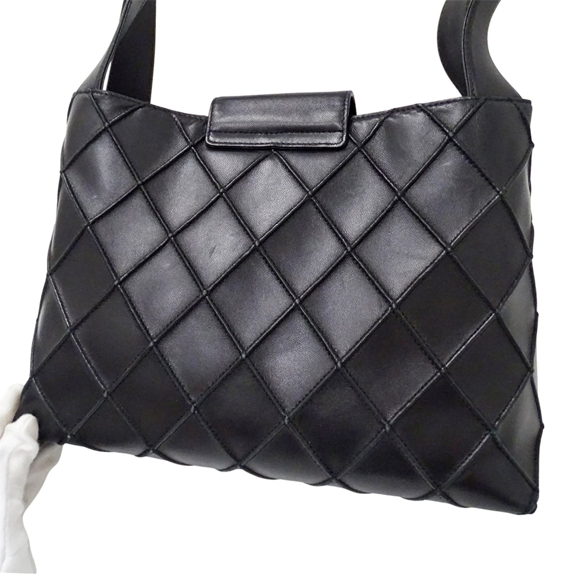 Chanel Black Leather Handbag Shoulder Bag (Pre-Owned)