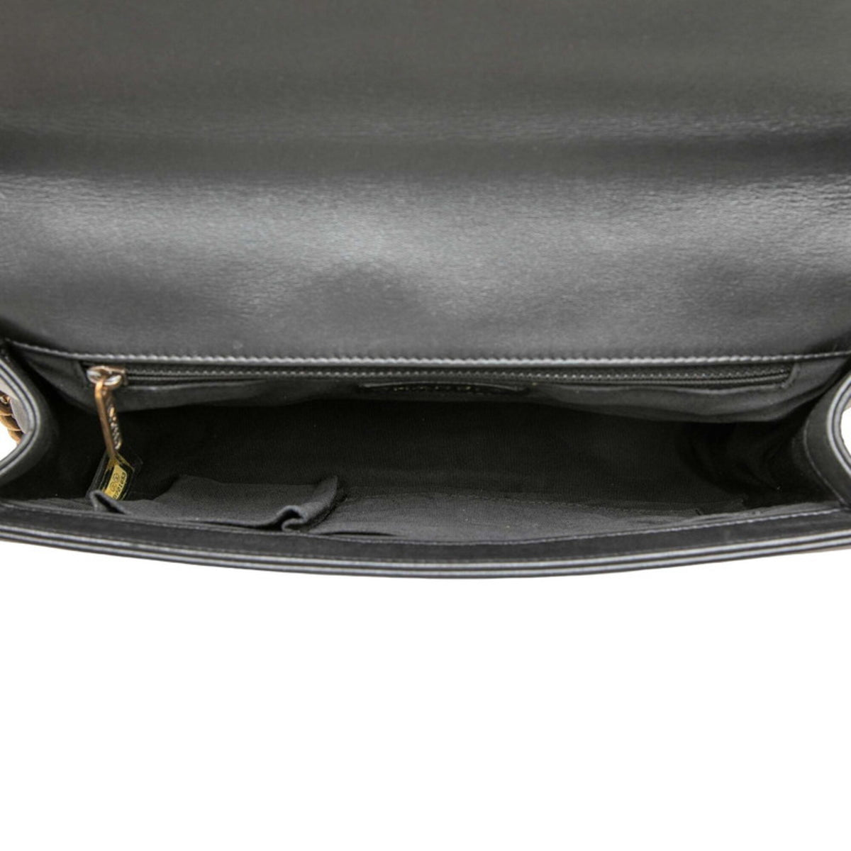 Chanel Boy Chanel Black Leather Shoulder Bag (Pre-Owned)