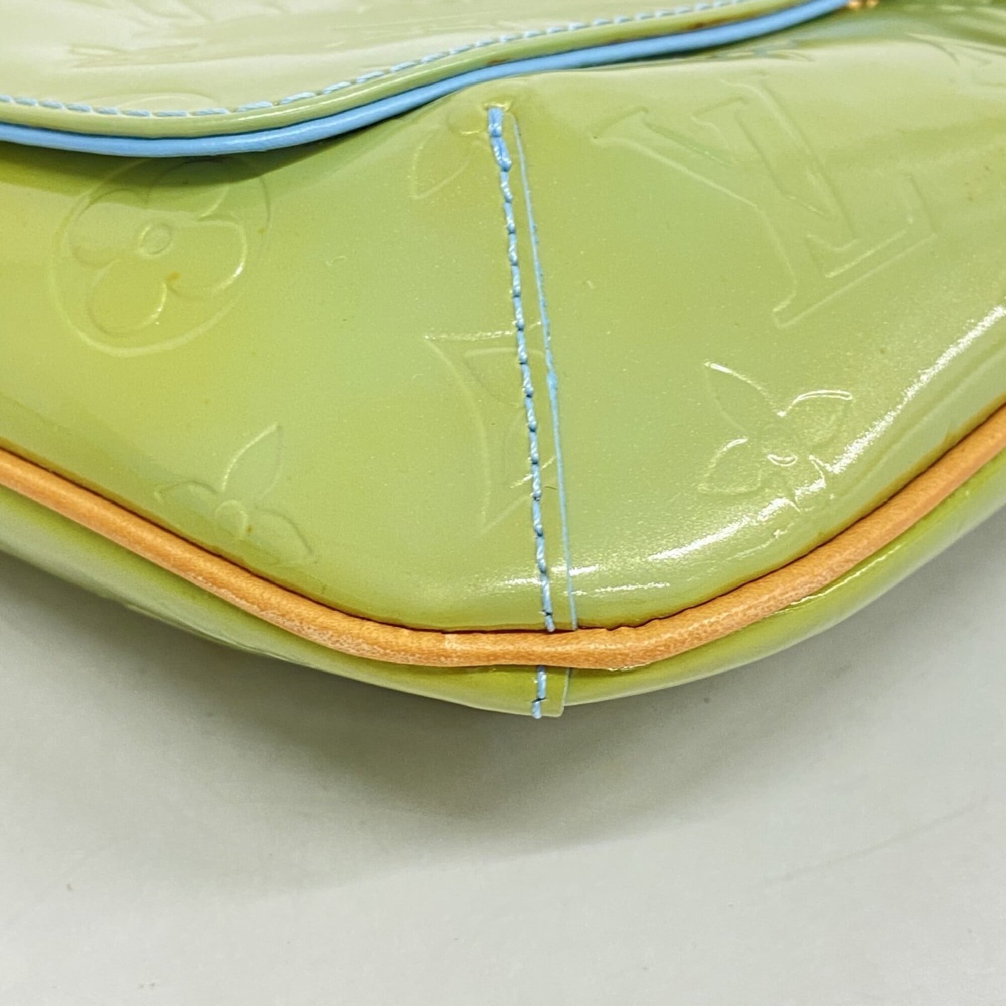 Louis Vuitton Baby Blue Shoulder Bag (Pre-Owned)