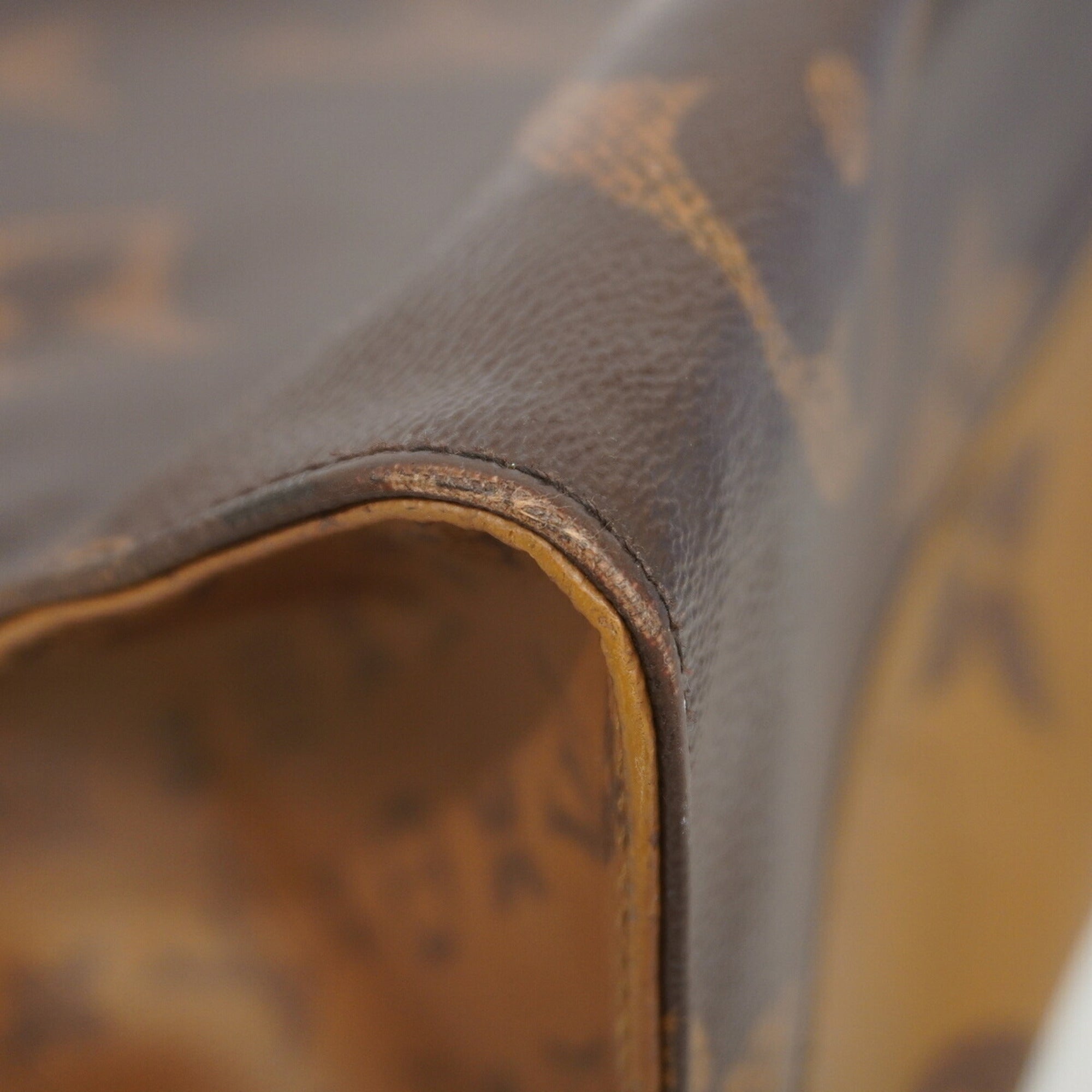 Louis Vuitton Brown Tote Bag (Pre-Owned)