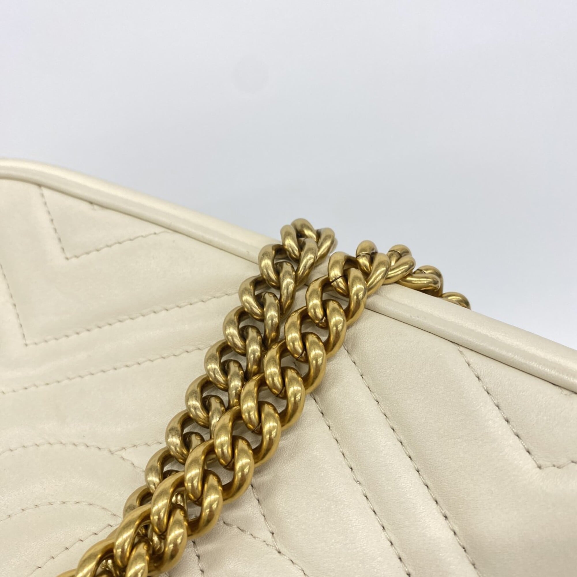 Gucci White Leather Shoulder Bag (Pre-Owned)
