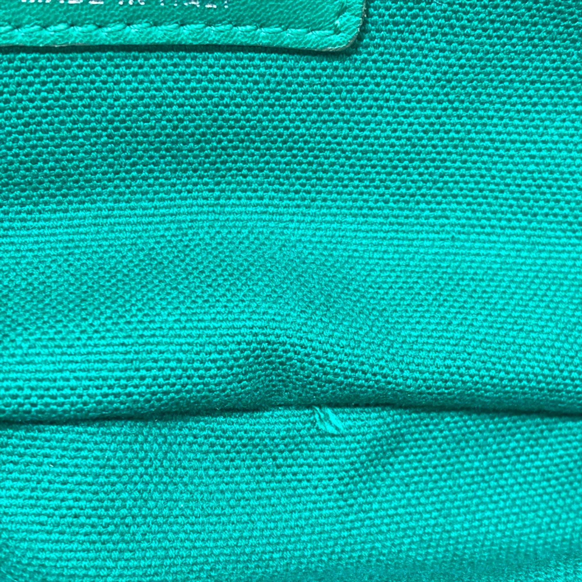 Chanel Green White Shoulder Bag (Pre-Owned)