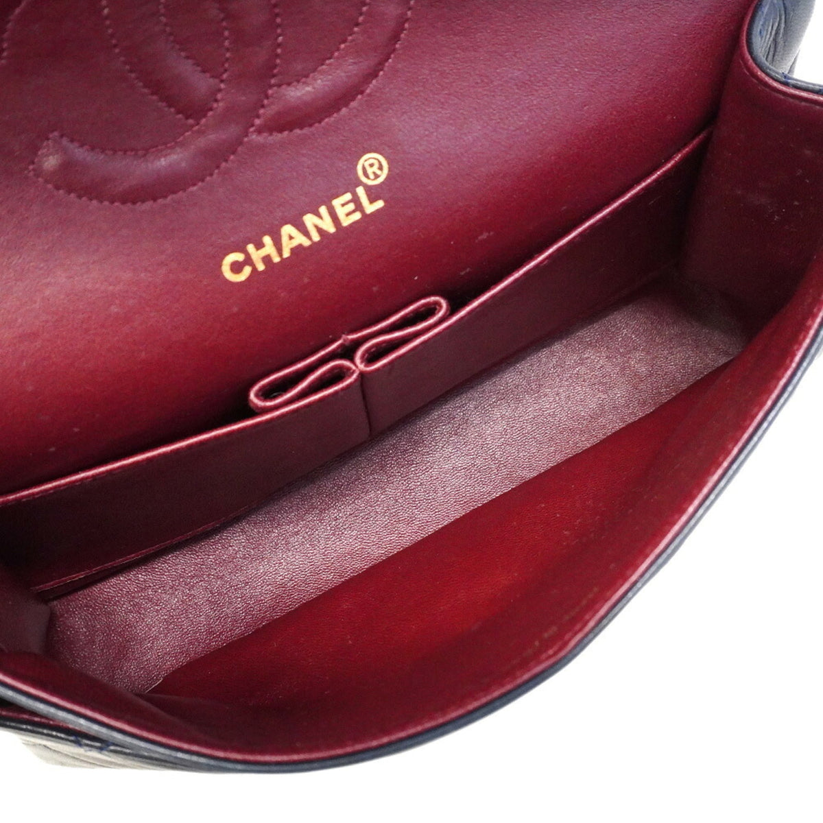 Chanel Black Leather Shoulder Bag (Pre-Owned)