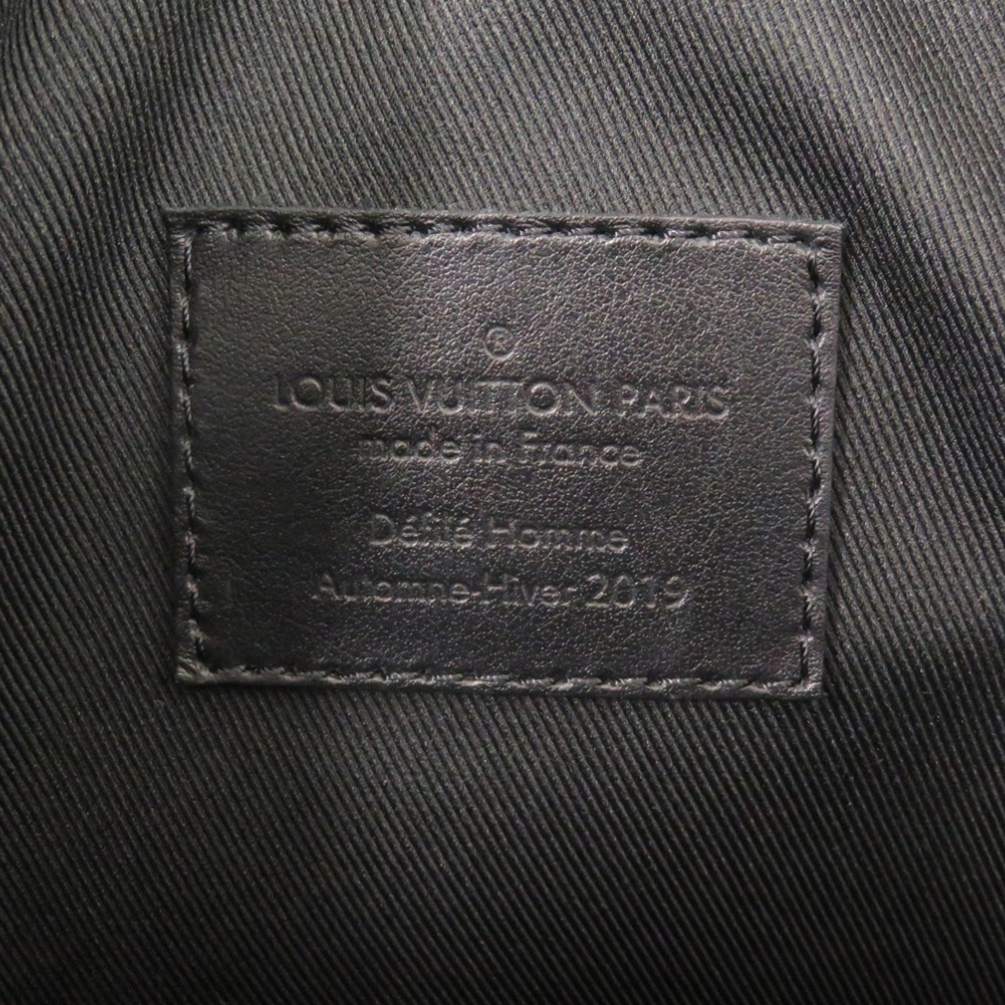 Louis Vuitton Black Leather Shoulder Bag (Pre-Owned)