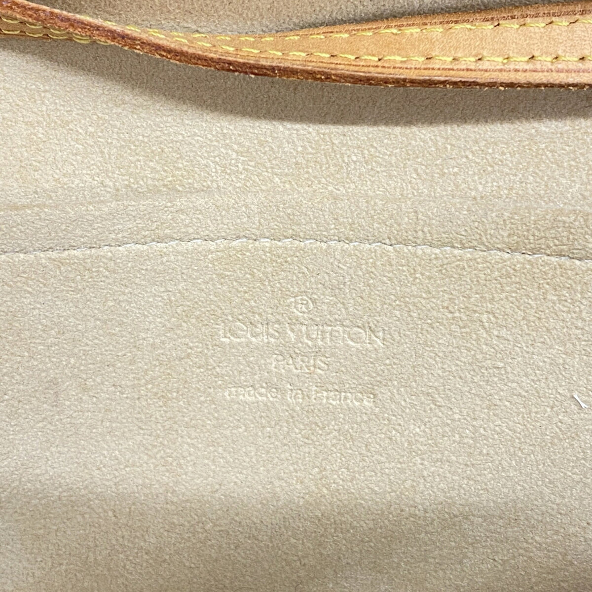 Louis Vuitton Brown Shoulder Bag (Pre-Owned)