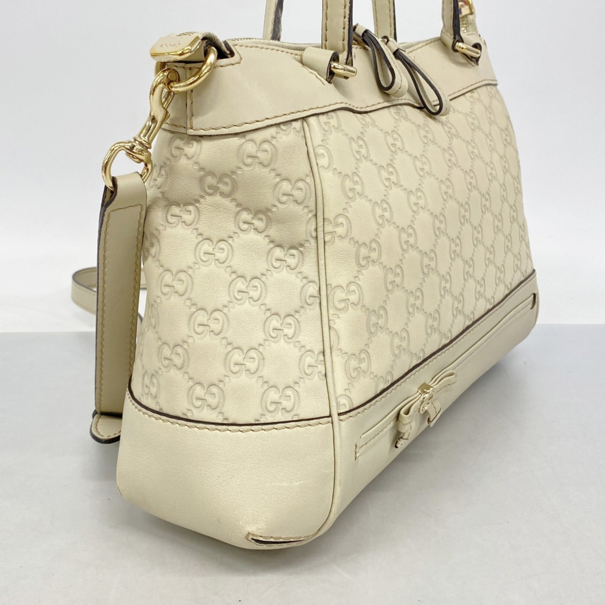 Gucci Ivory Leather Handbag (Pre-Owned)