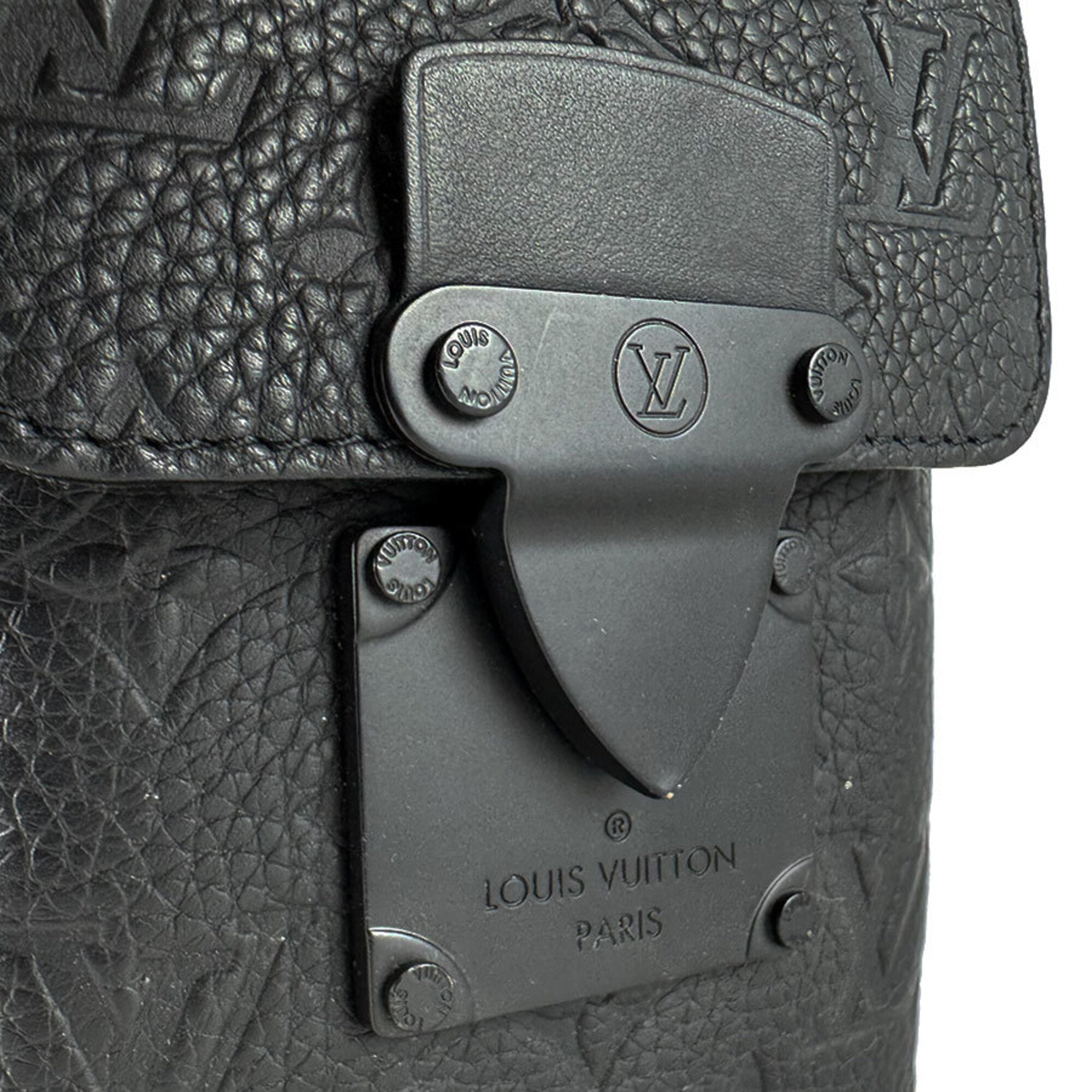 Louis Vuitton Black Leather Shoulder Bag (Pre-Owned)
