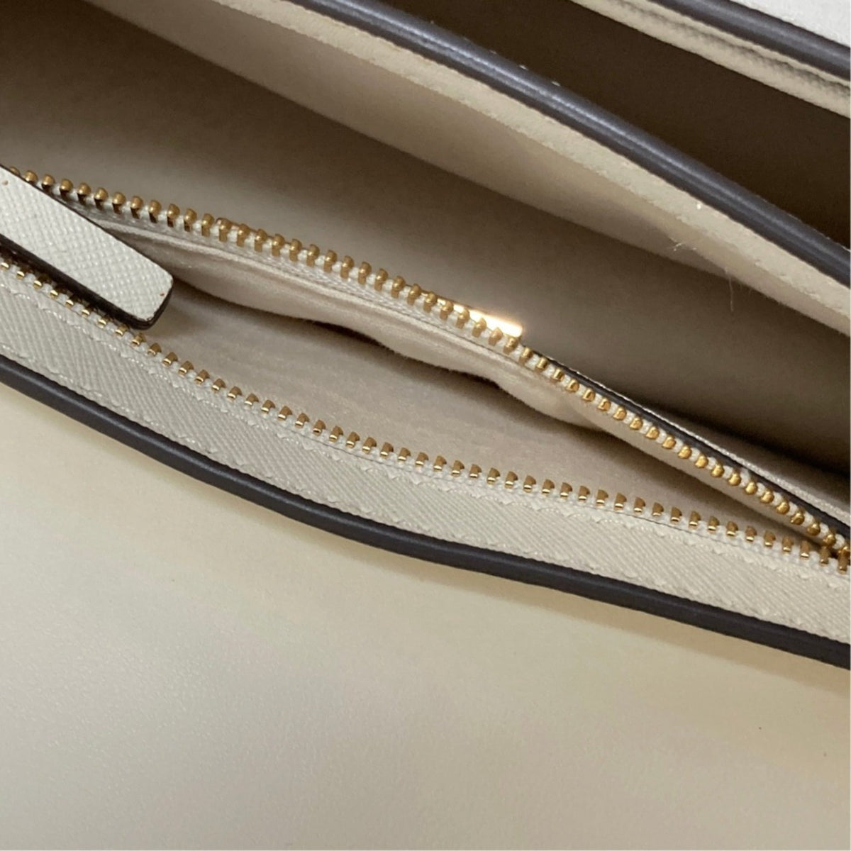 Tory Burch White Shoulder Bag (Pre-Owned)