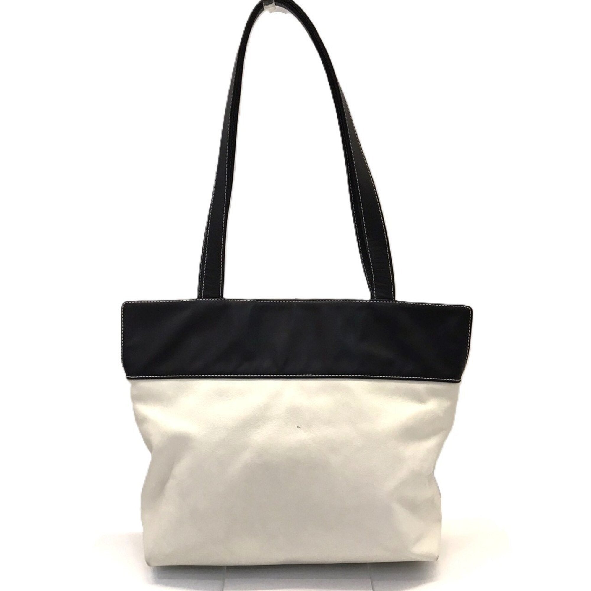 Chanel White Leather Tote Bag (Pre-Owned)