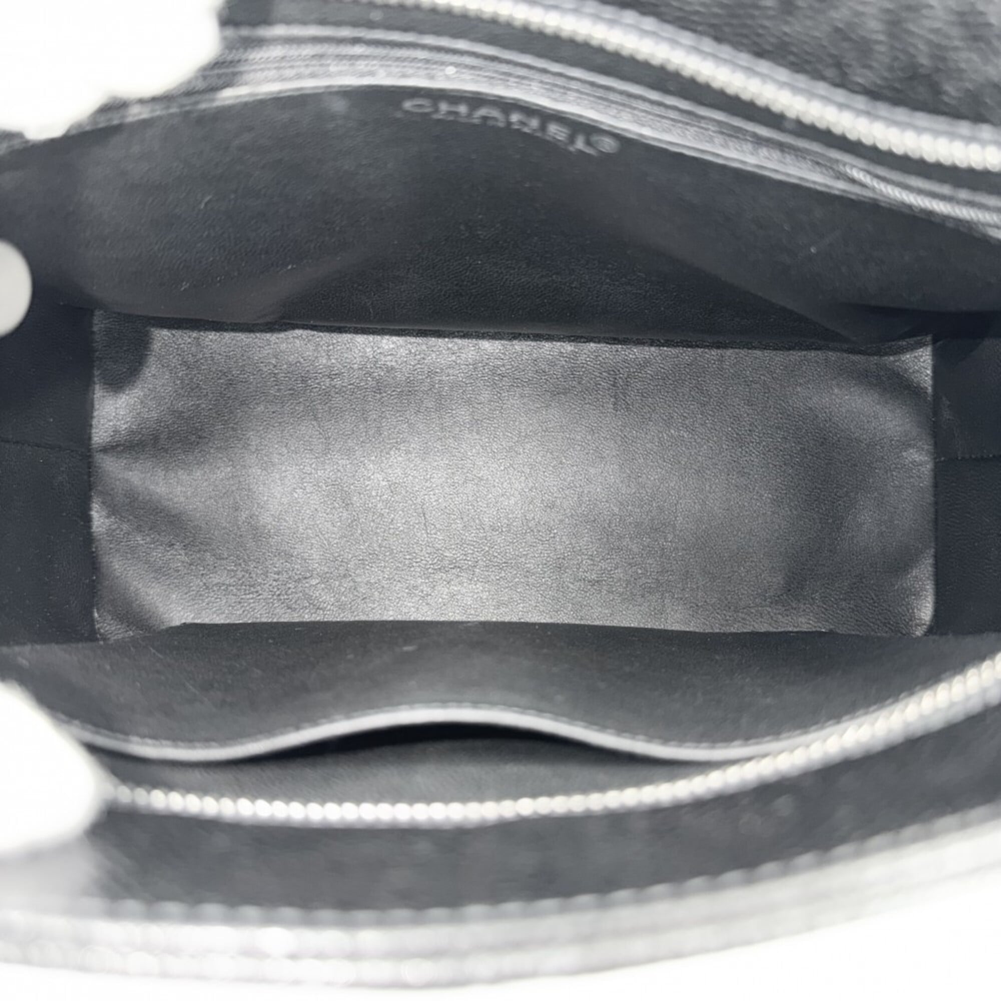 Chanel Matelasse Black Grained Calfskin Handbag Tote Bag (Pre-Owned)