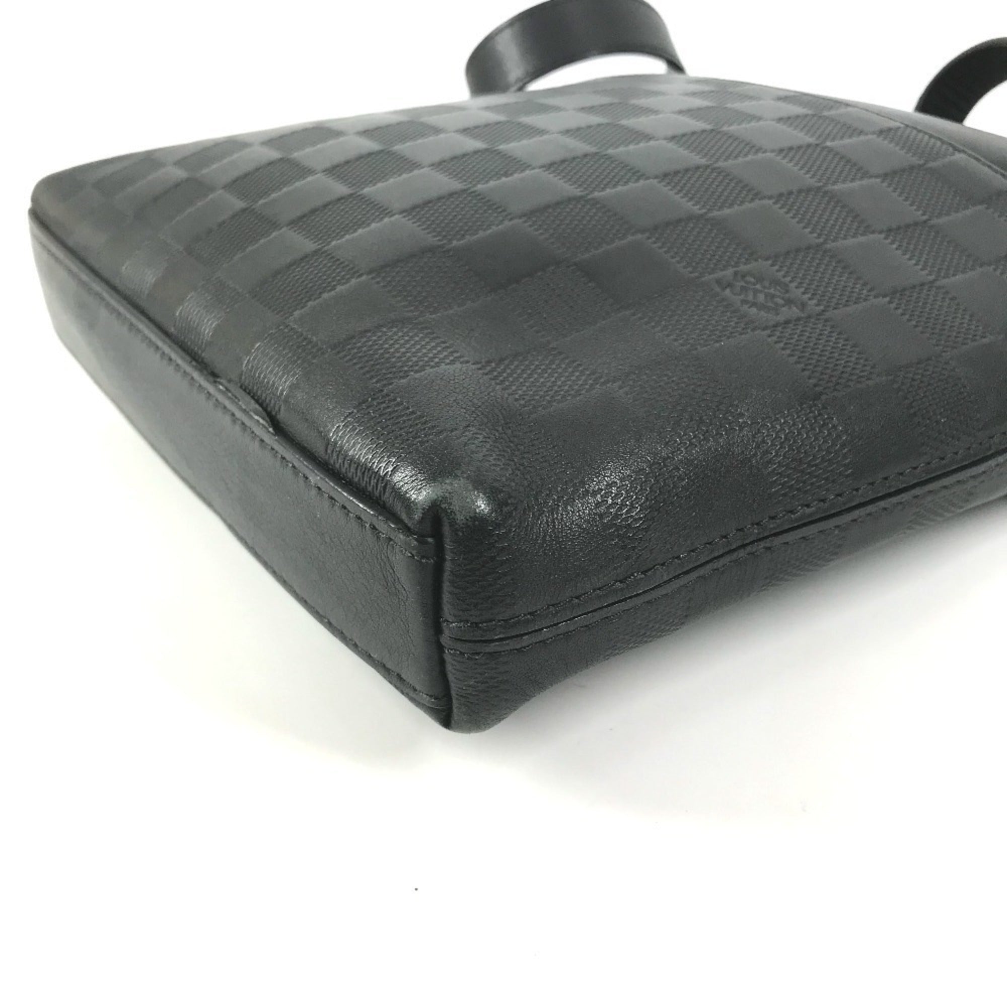 Louis Vuitton Black Damier Infini Pochette Shoulder Bag (Pre-Owned)