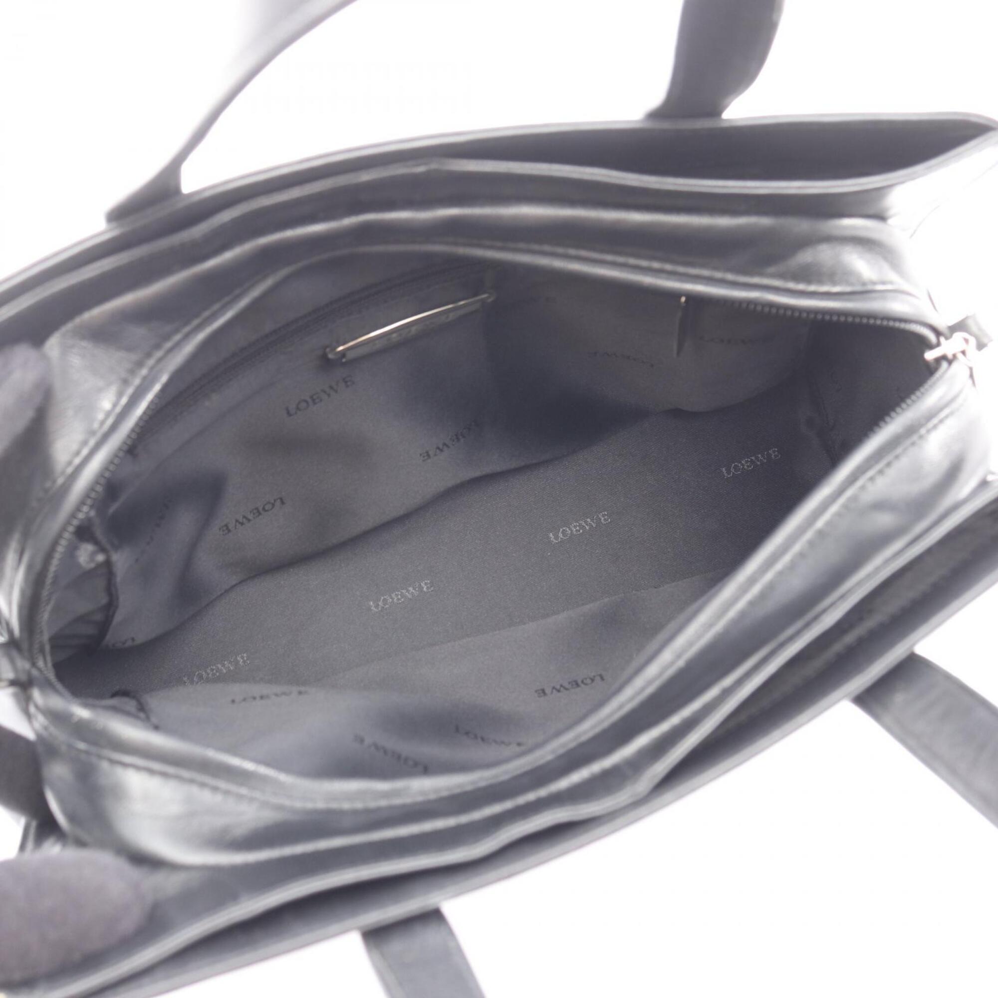 Loewe Black Leather Handbag (Pre-Owned)