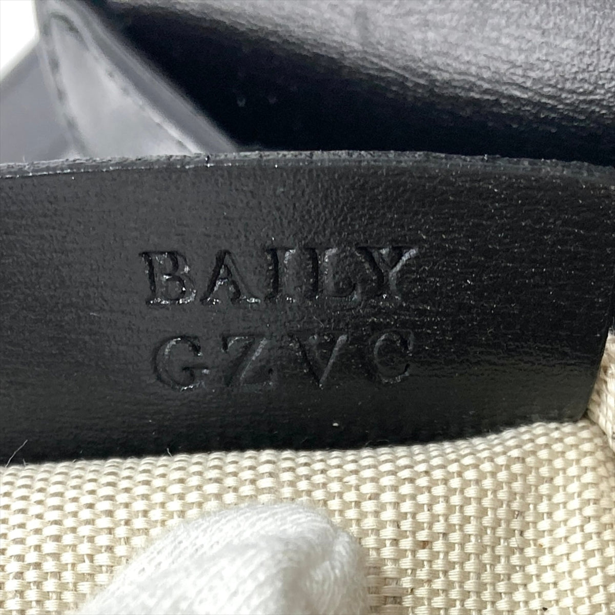 Bally Black Leather Crossbody Bag Shoulder Bag (Pre-Owned)