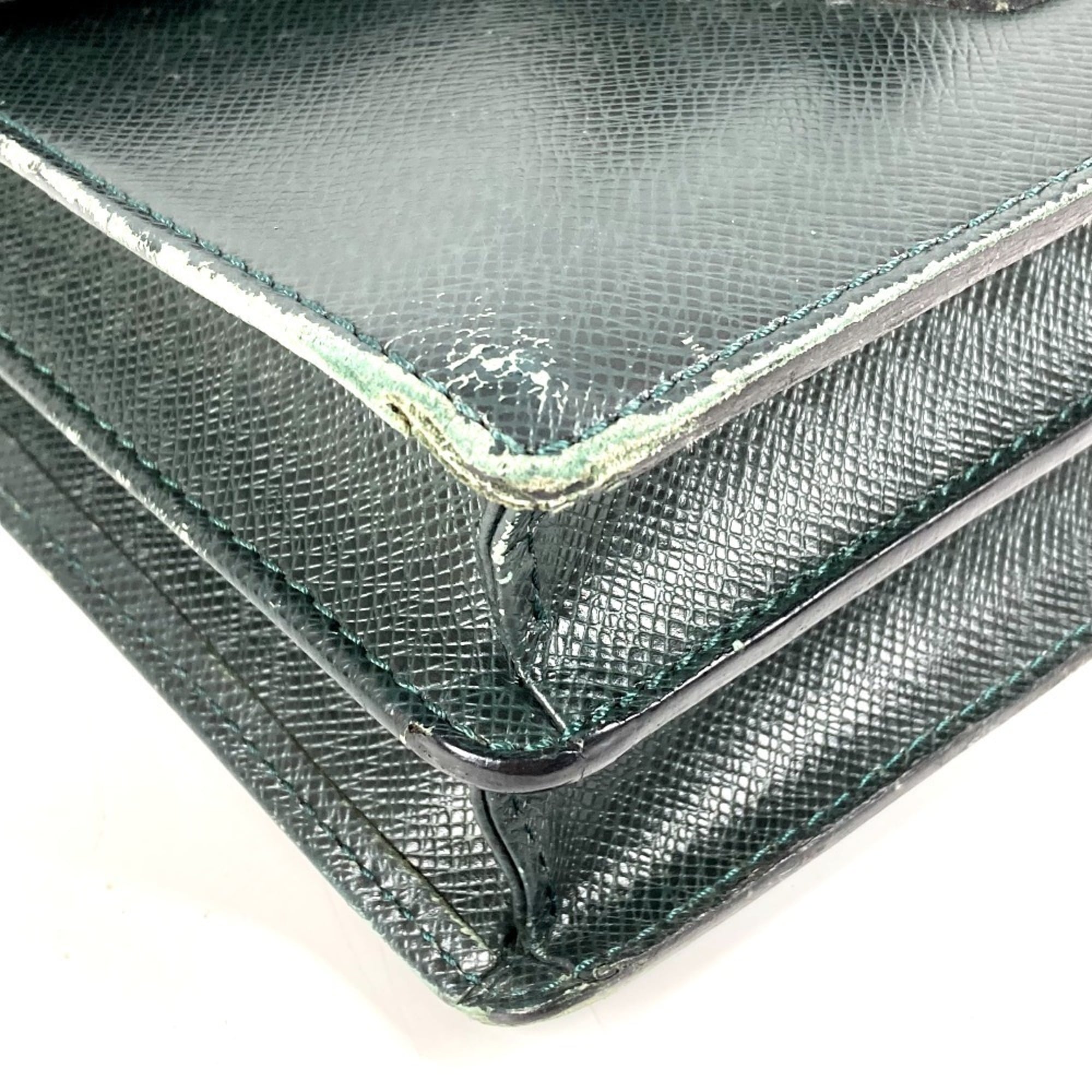 Louis Vuitton Taiga Episea Green Taiga Leather Briefcase Handbag (Pre-Owned)