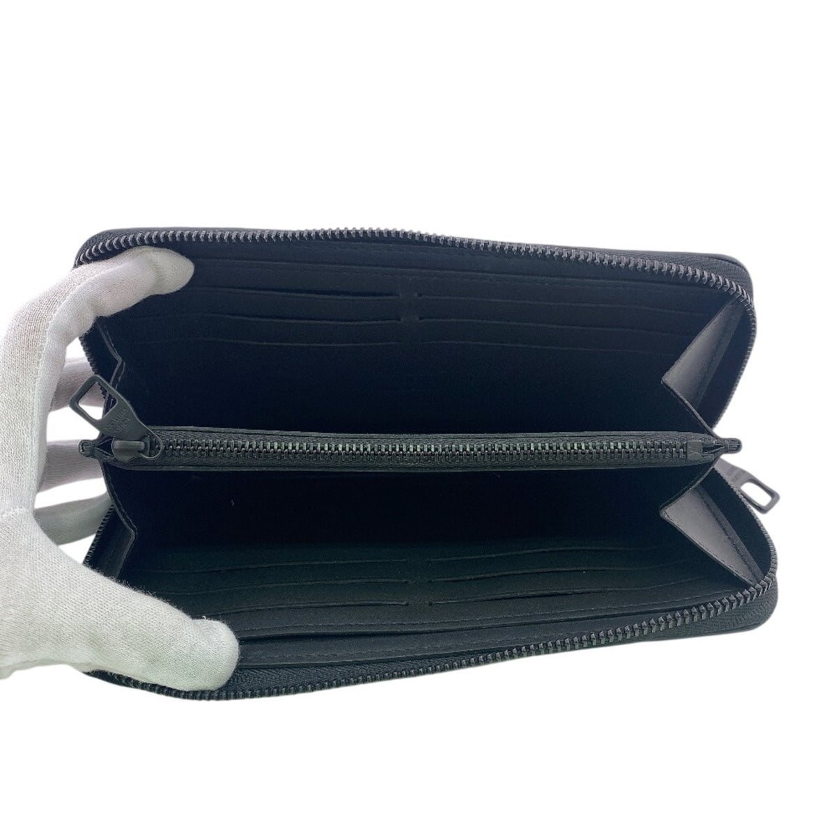 Louis Vuitton Taurillon Black Leather Long Wallet (Bi-Fold) (Pre-Owned)