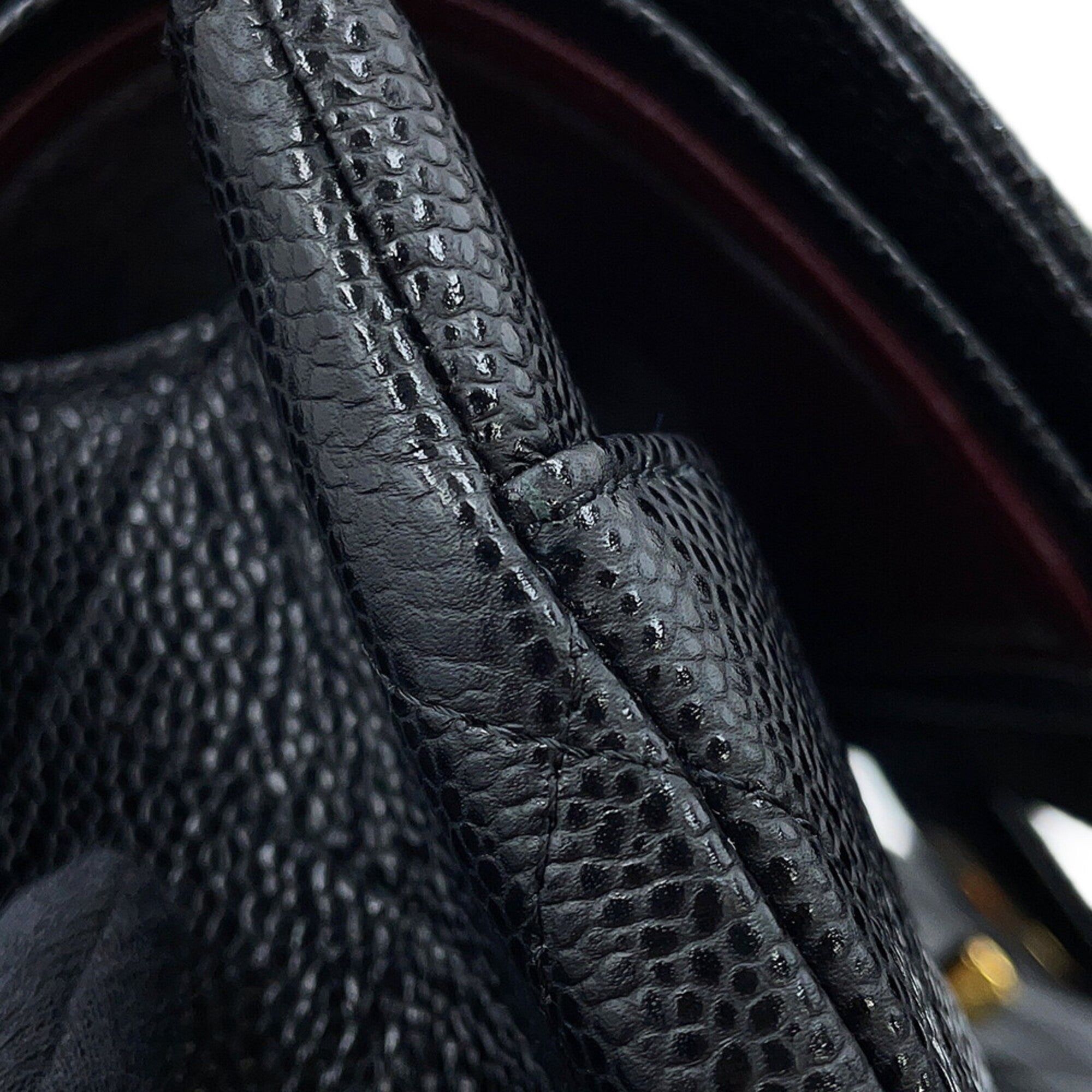 Chanel Black Grained Calfskin Handbag Shoulder Bag (Pre-Owned)
