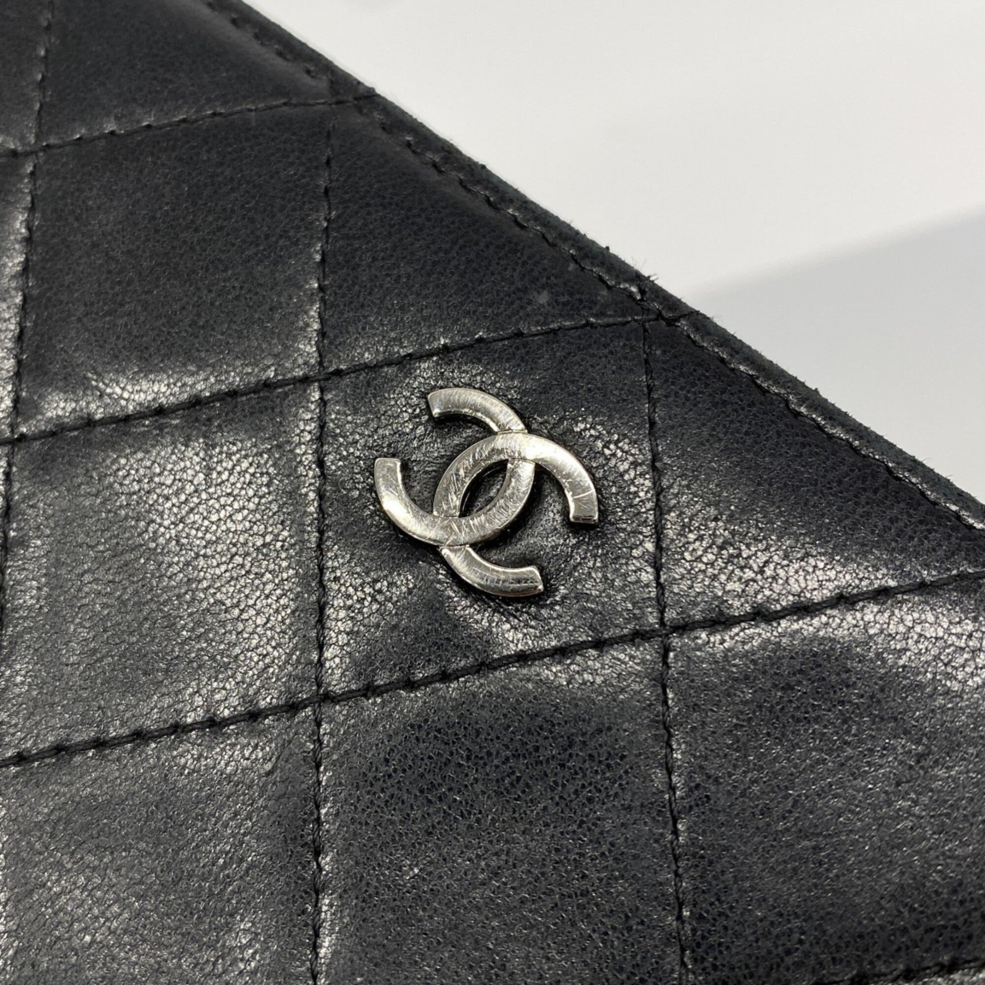 Chanel Black Leather Long Wallet (Bi-Fold) (Pre-Owned)