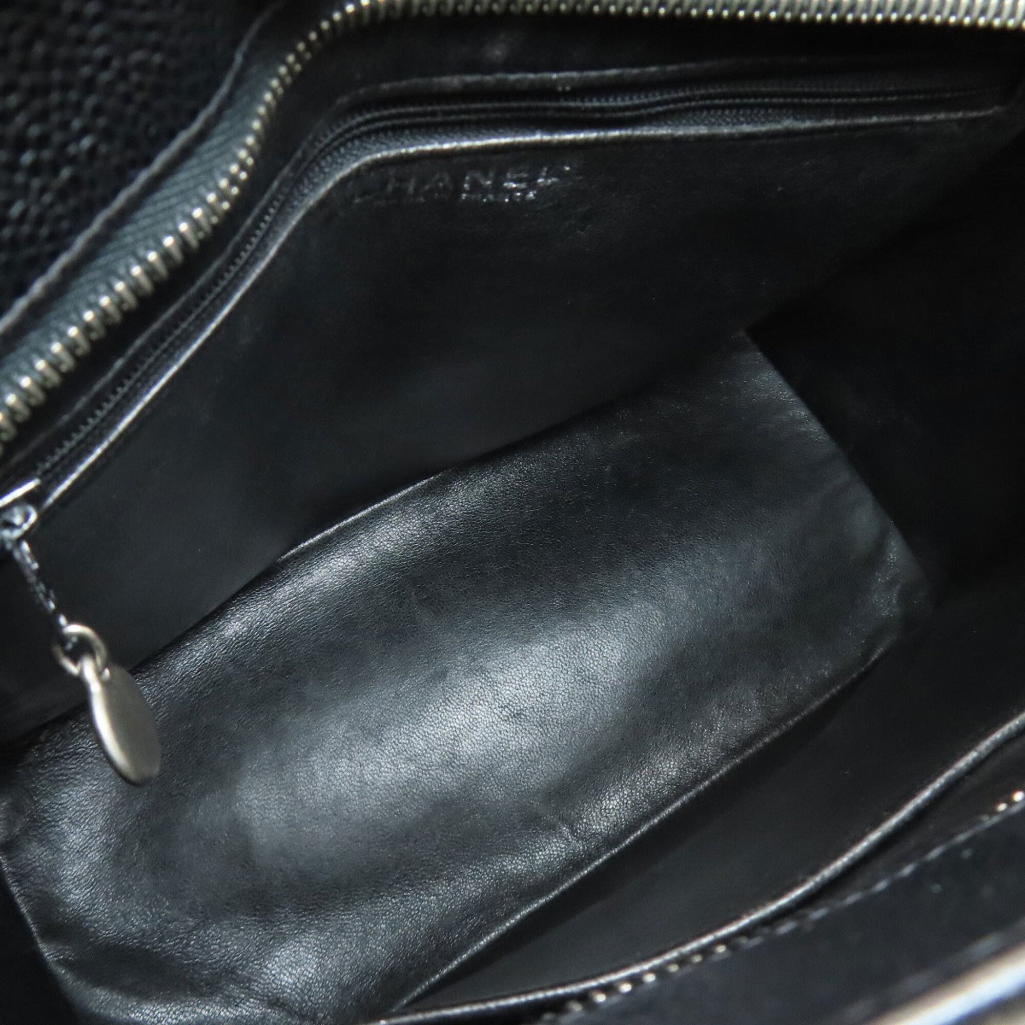 Chanel Black Leather Tote Bag (Pre-Owned)
