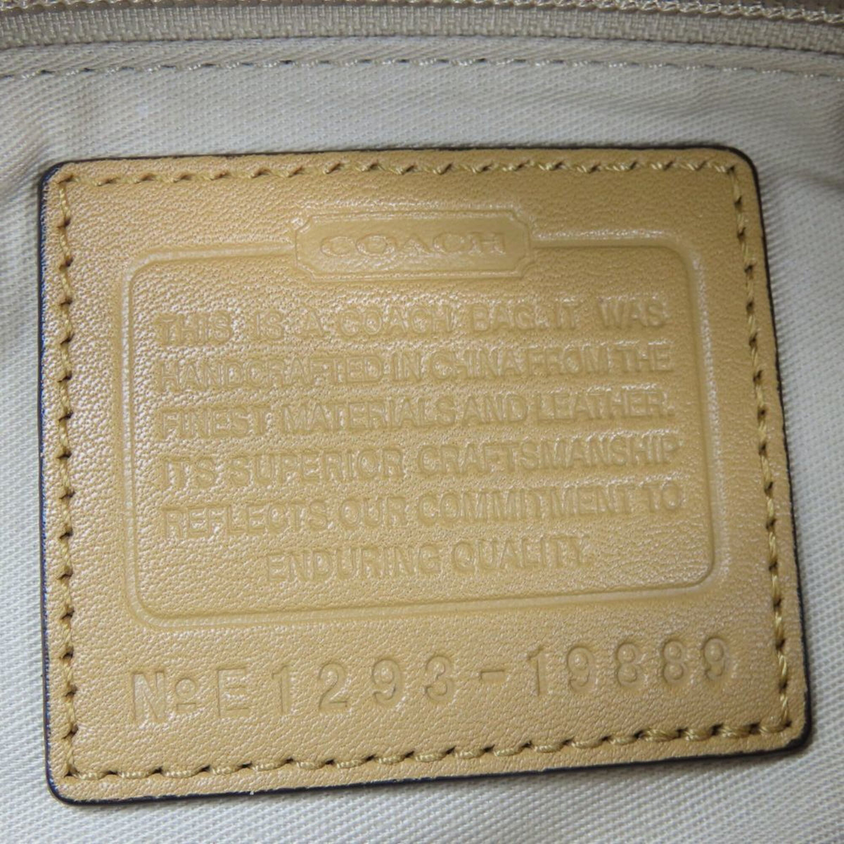 Coach Beige Leather Shoulder Bag (Pre-Owned)