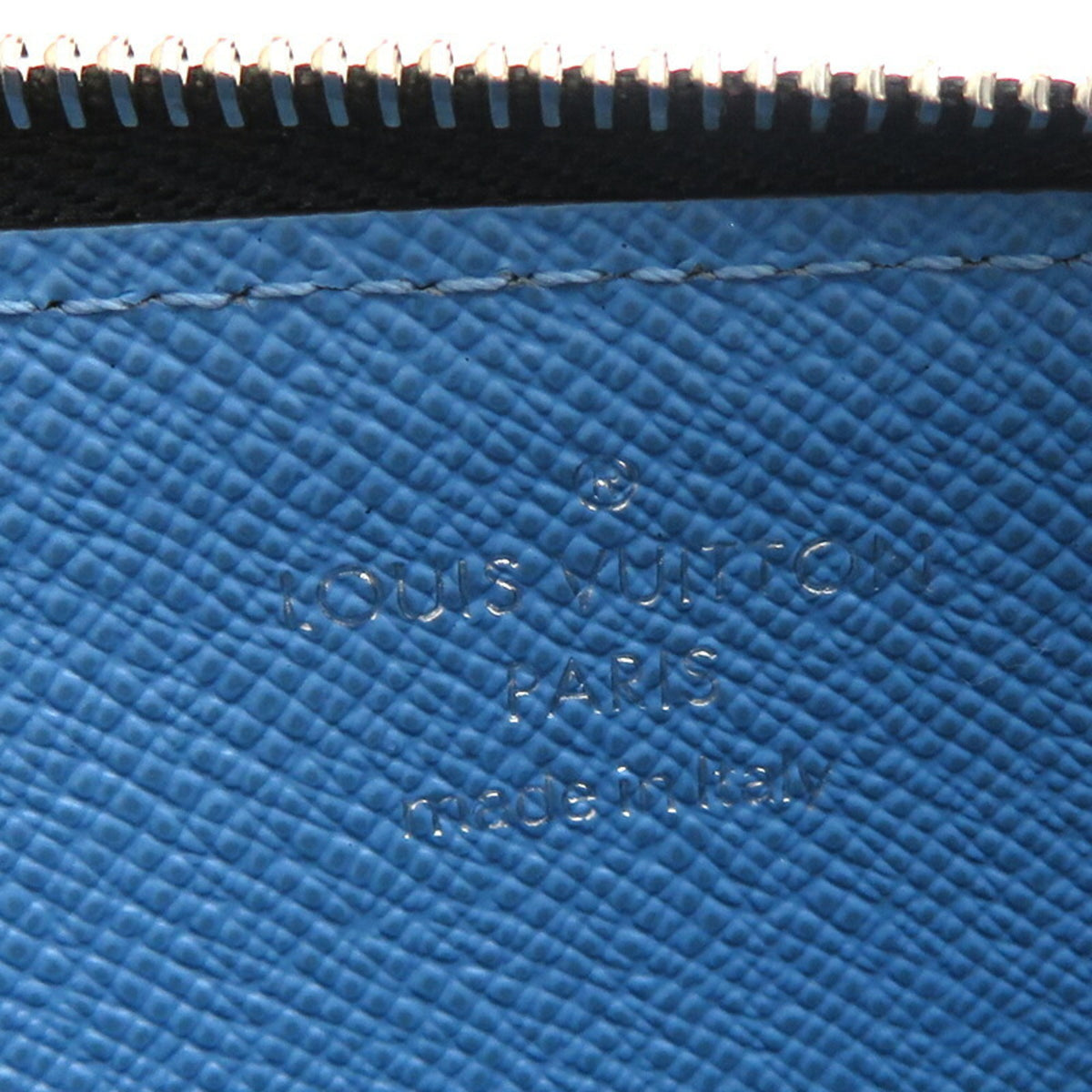 Louis Vuitton Blue Taigarama Card Wallet (Pre-Owned)