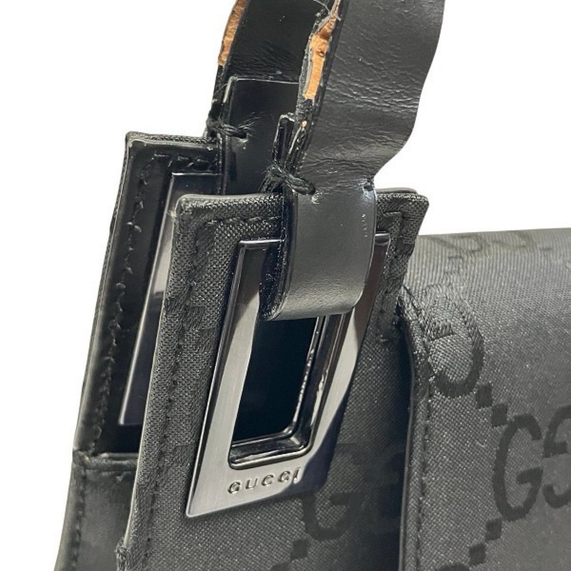 Gucci Black Gg Canvas Shoulder Bag (Pre-Owned)