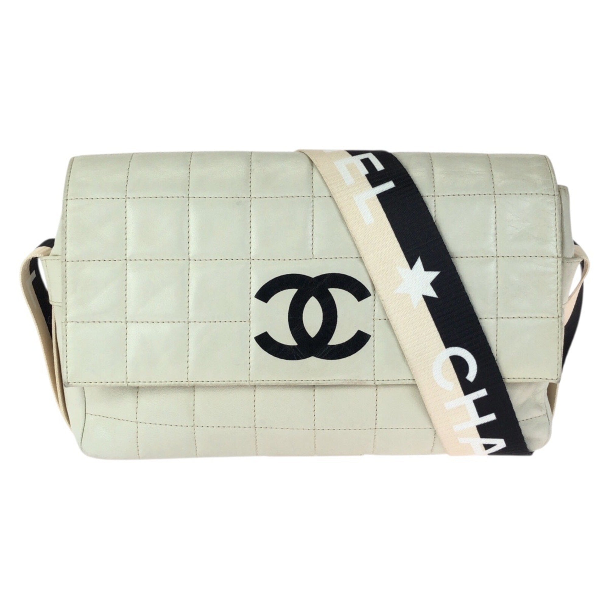 Chanel Black Off-White Leather Messenger Bag Shoulder Bag (Pre-Owned)