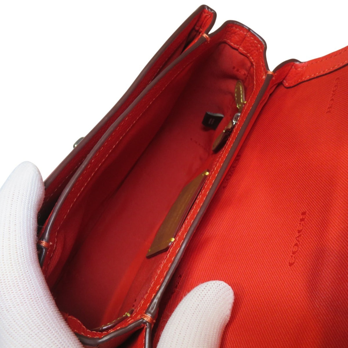 Coach Red Color Leather Shoulder Bag (Pre-Owned)