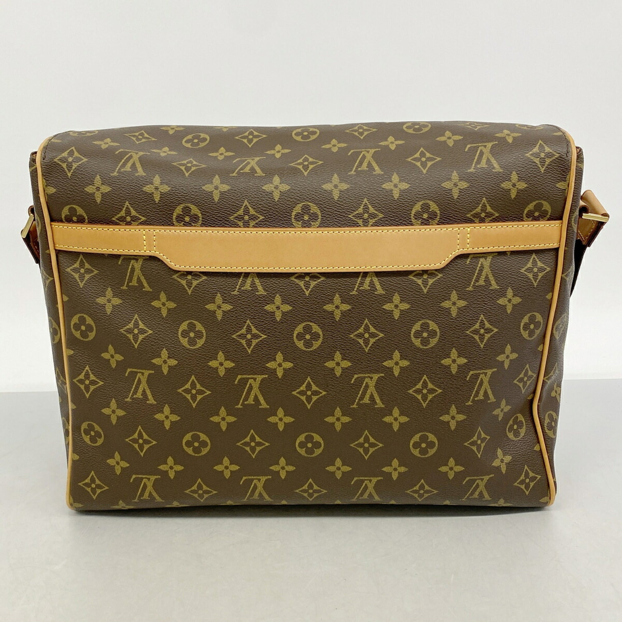Louis Vuitton Brown Shoulder Bag (Pre-Owned)