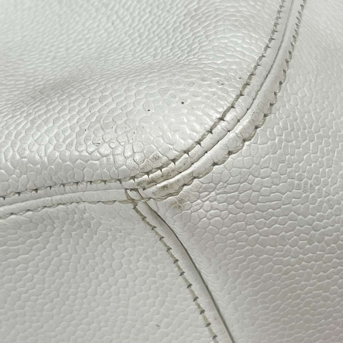 Chanel White Grained Calfskin Handbag Tote Bag (Pre-Owned)