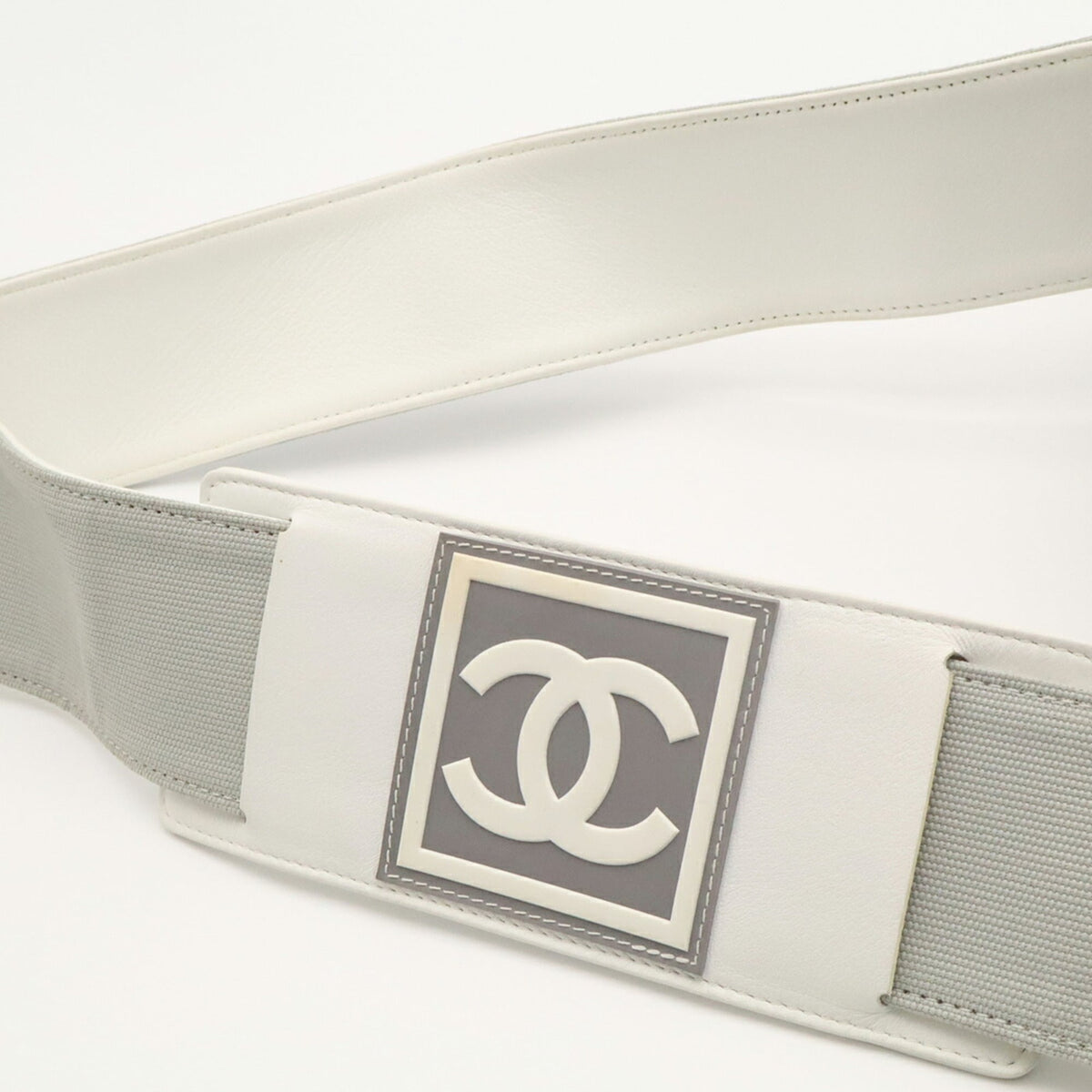 Chanel Gray White Canvas Leather Shoulder Bag (Pre-Owned)