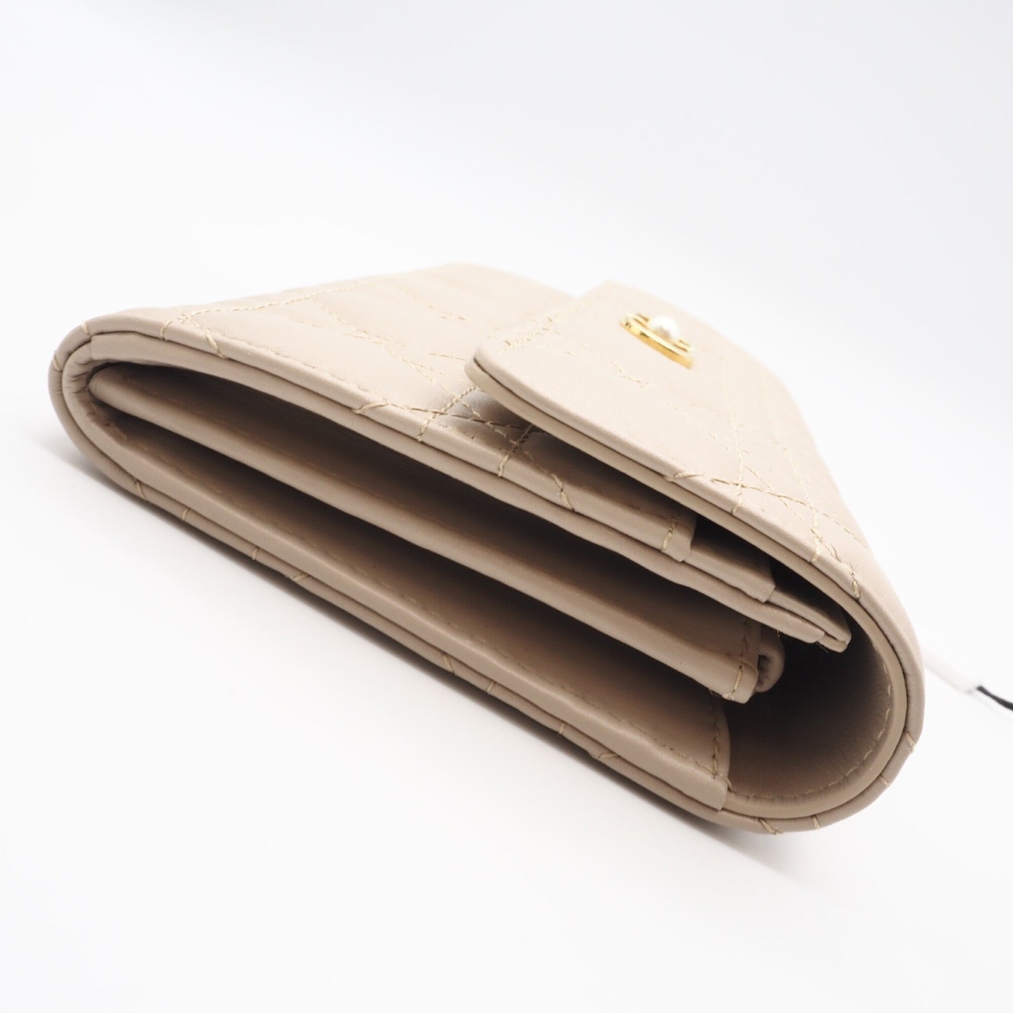 Christian Dior Beige Leather Long Wallet (Bi-Fold) (Pre-Owned)