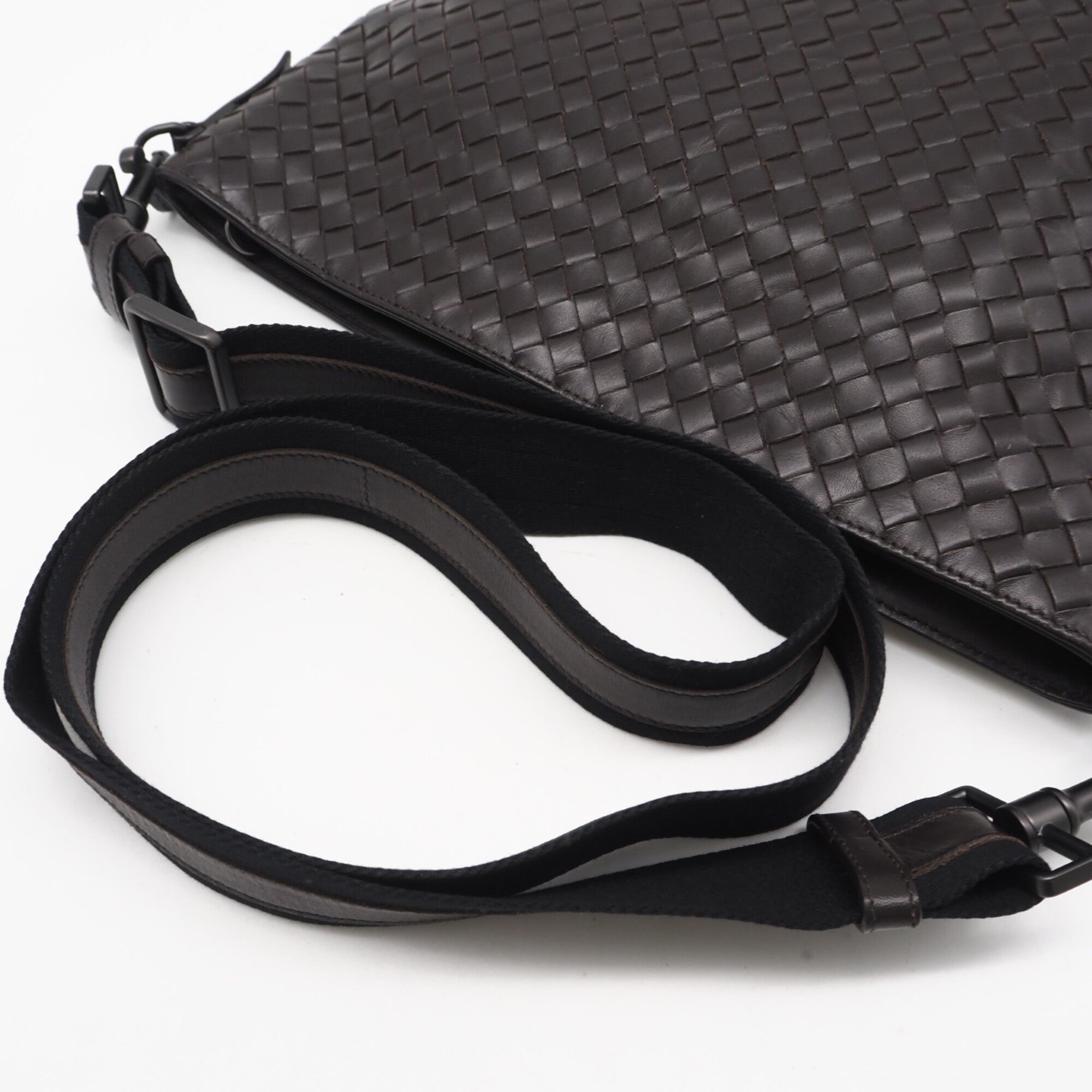 Bottega Veneta Brown Intrecciato Shoulder Bag (Pre-Owned)