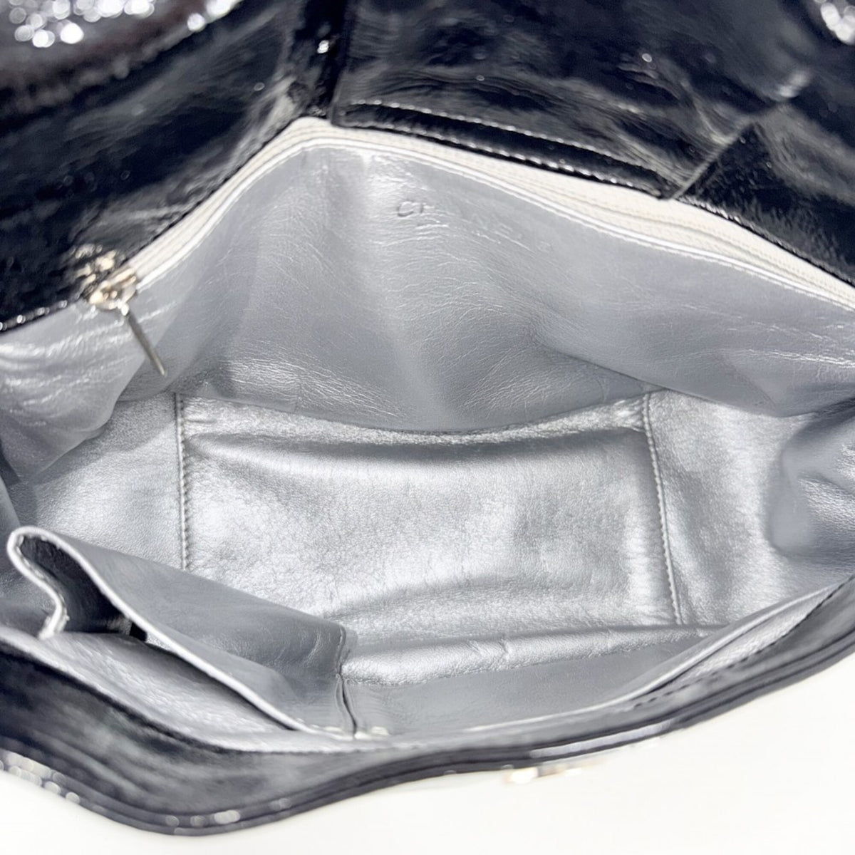 Chanel Black White Patent Leather Shoulder Bag (Pre-Owned)
