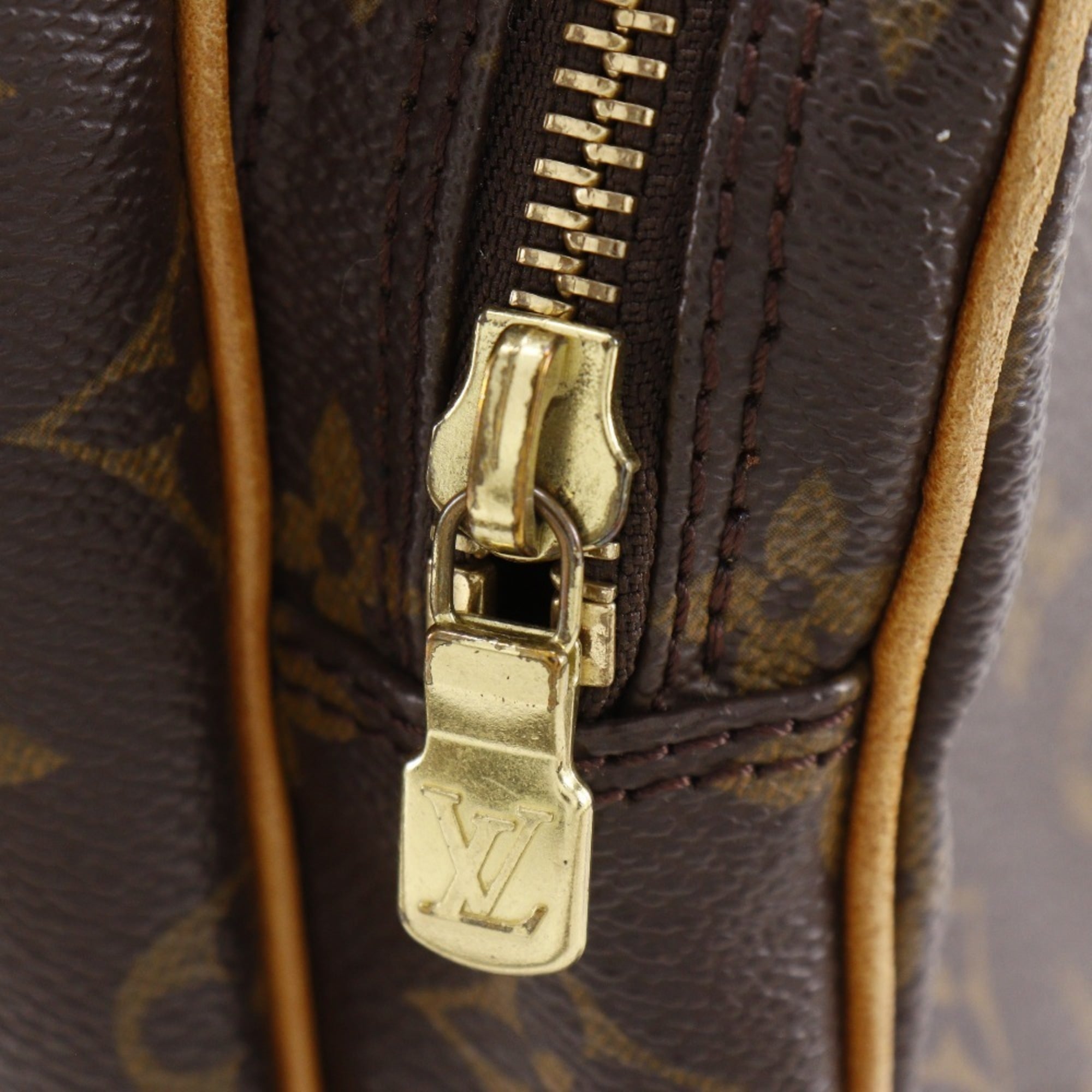 Louis Vuitton Brown Monogram Monogram Shoulder Bag (Pre-Owned)