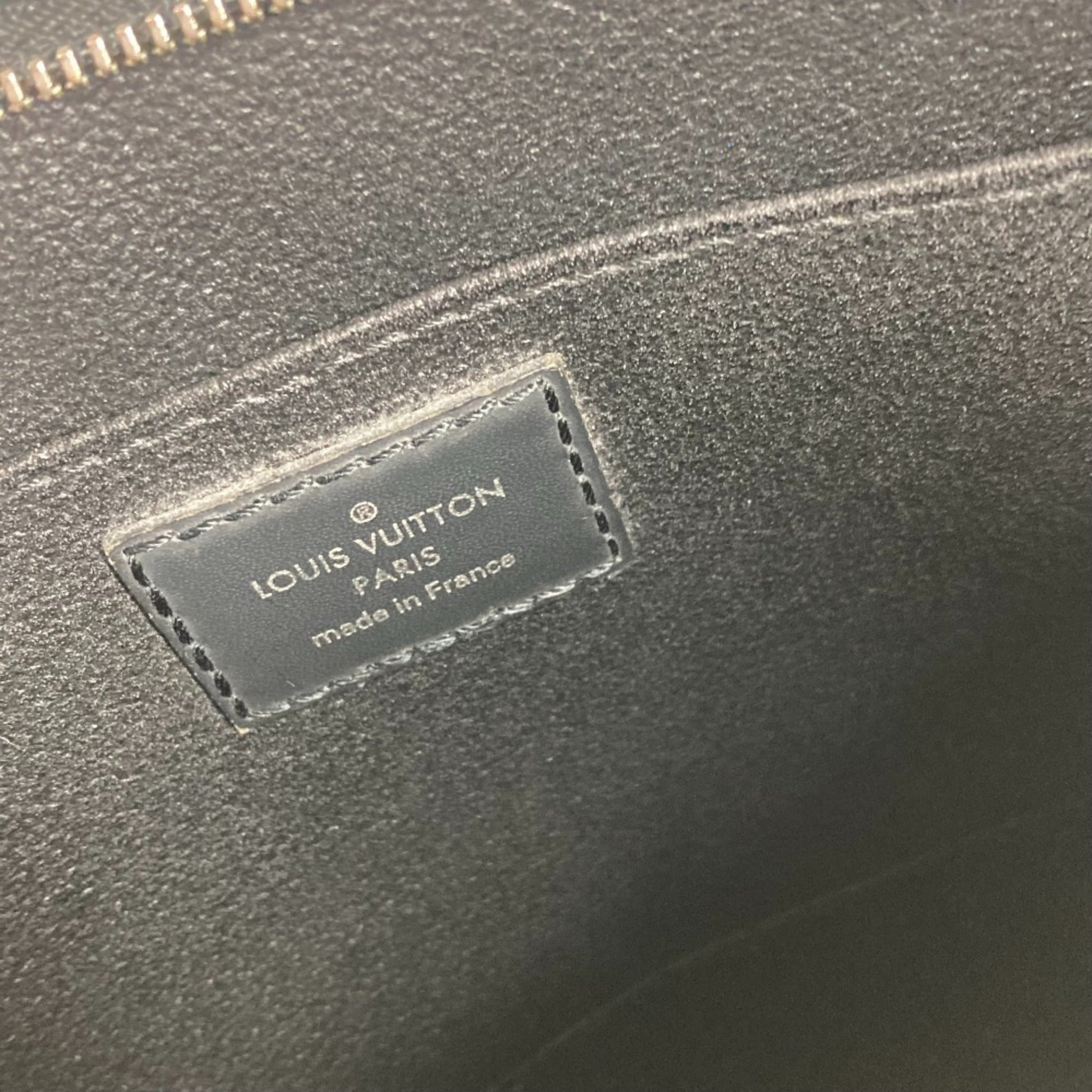 Louis Vuitton Epi Blue Epi Leather Pouch (Pre-Owned)