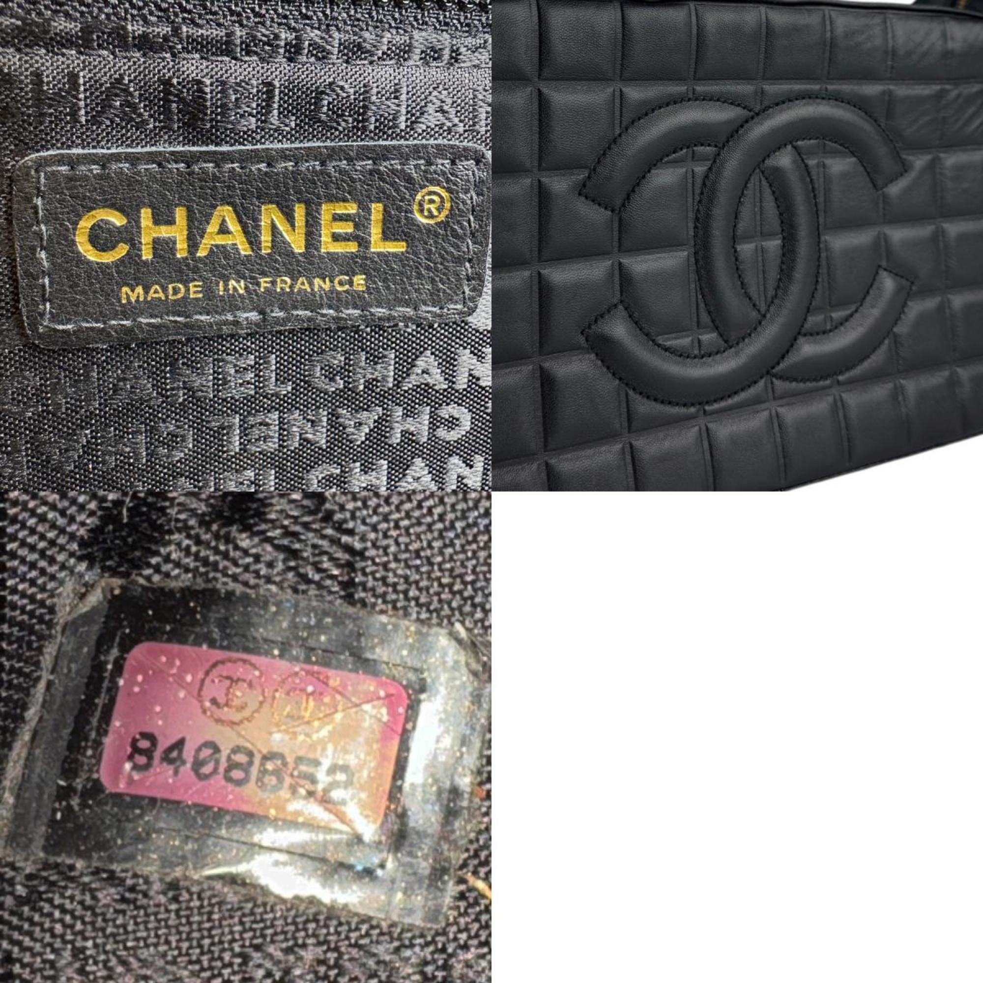 Chanel Black Leather Shoulder Bag (Pre-Owned)