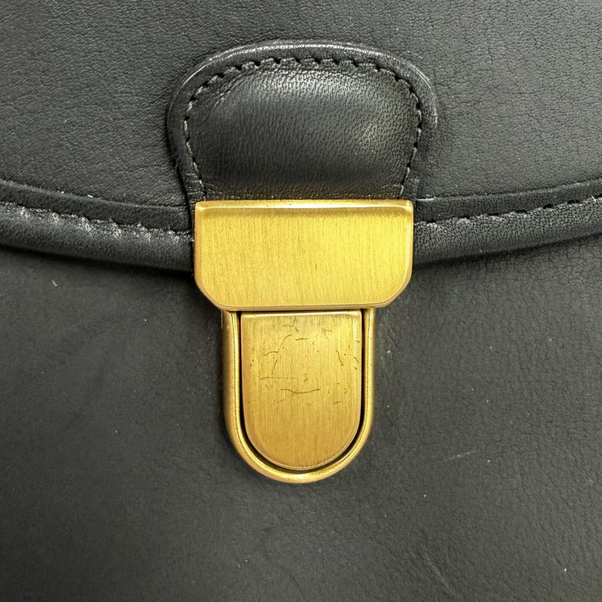 Coach Black Leather Shoulder Bag (Pre-Owned)