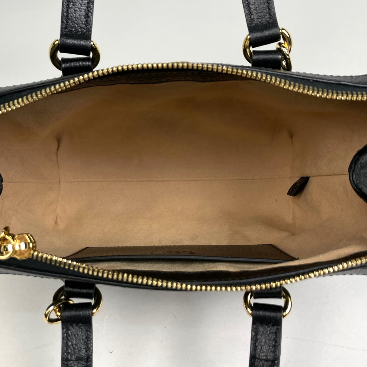 Gucci Sherry Line Black Leather Handbag (Pre-Owned)