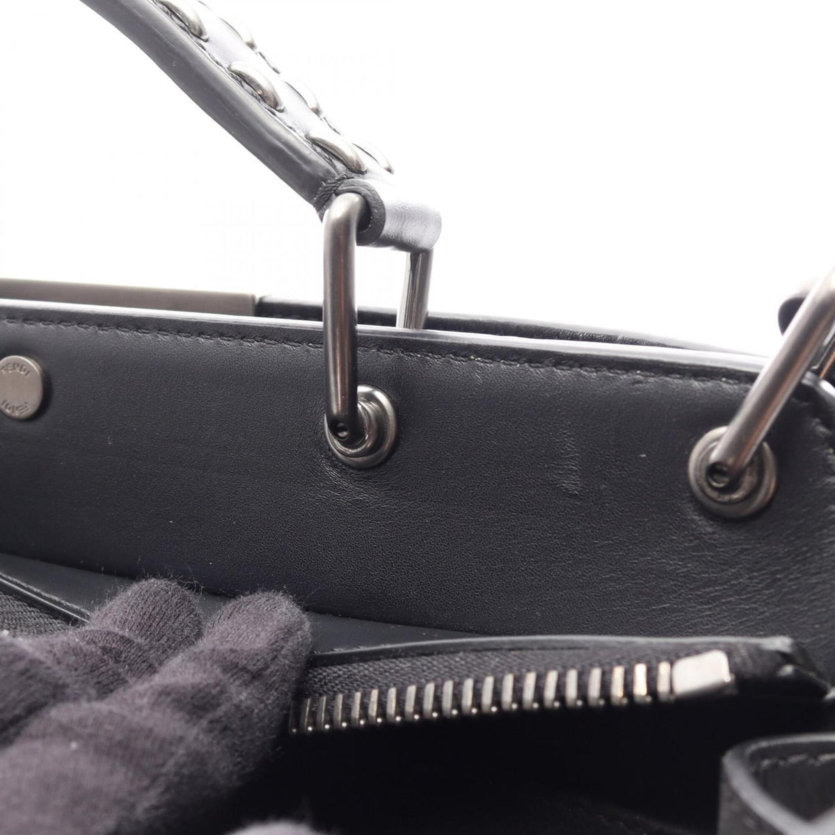 Fendi Black Leather Handbag (Pre-Owned)