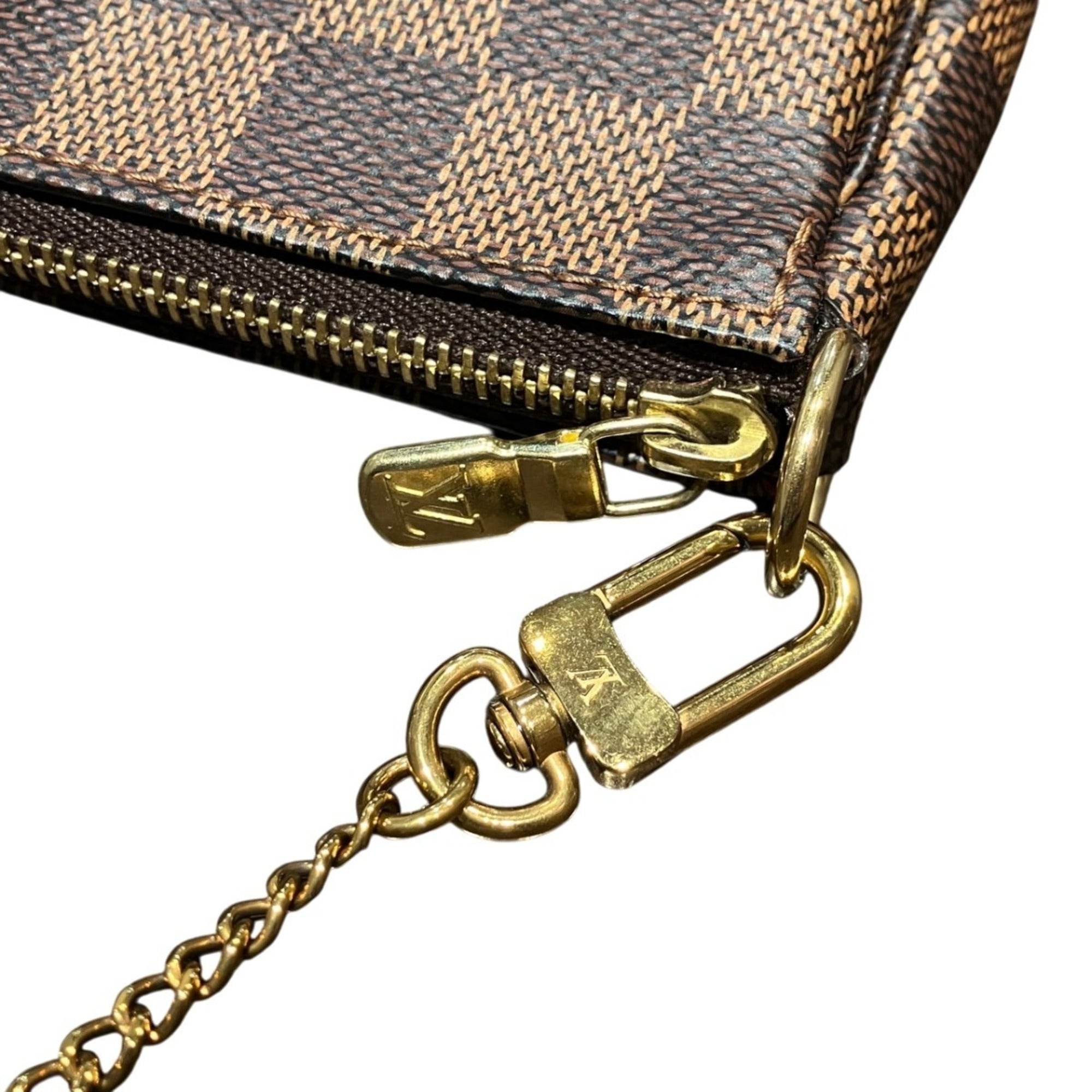 Louis Vuitton Damier Canvas Pochette (Pre-Owned)