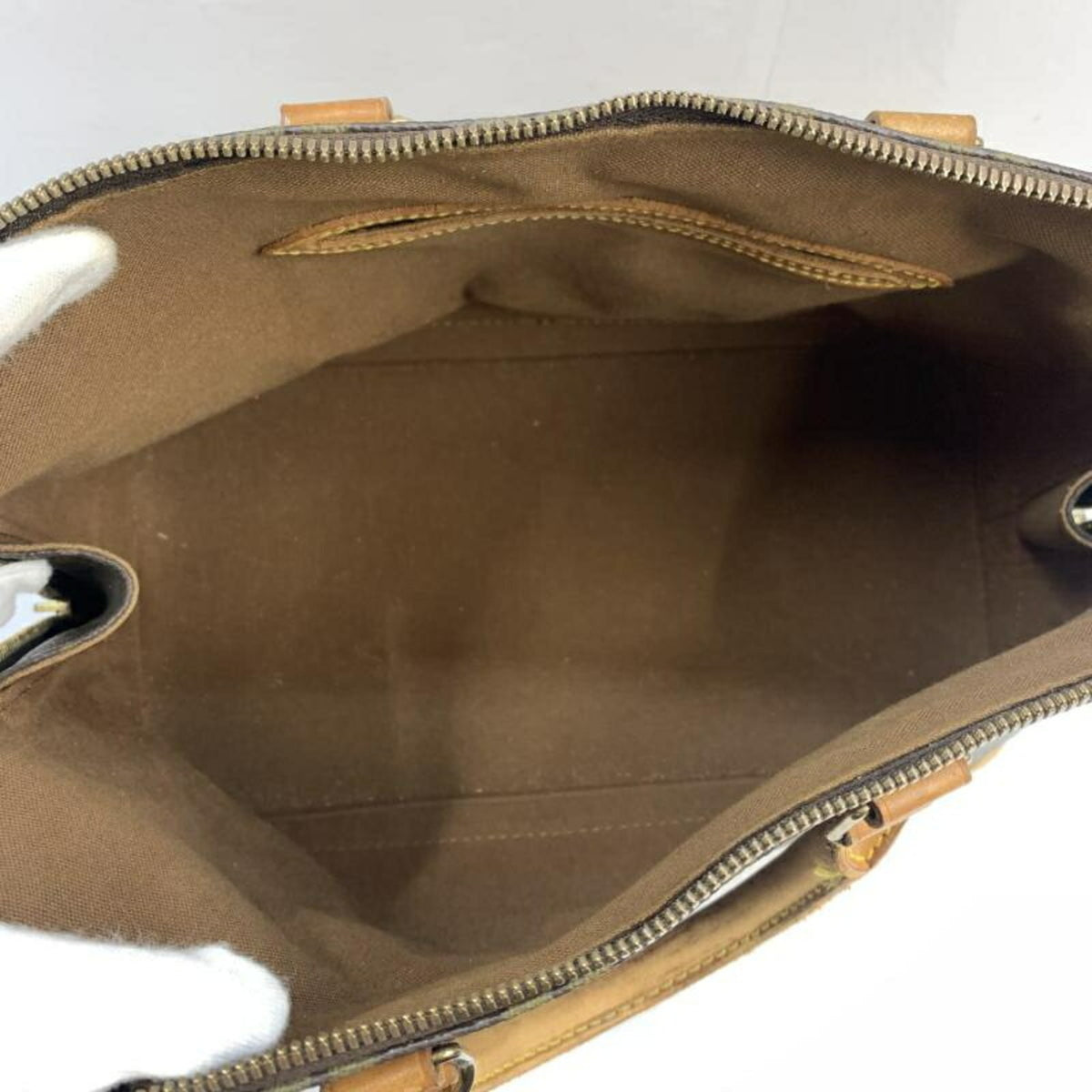 Louis Vuitton Handbag (Pre-Owned)